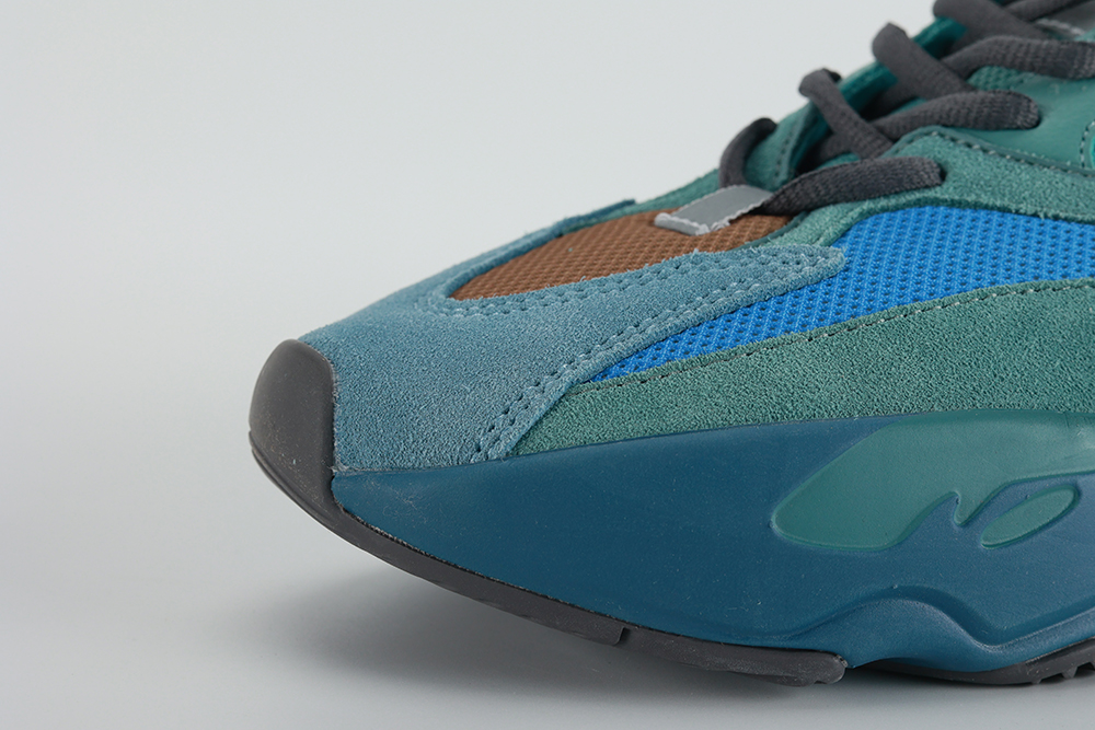 Yeezy Dupes Boost 700 Faded Azure - Sneaker Replica Workshop