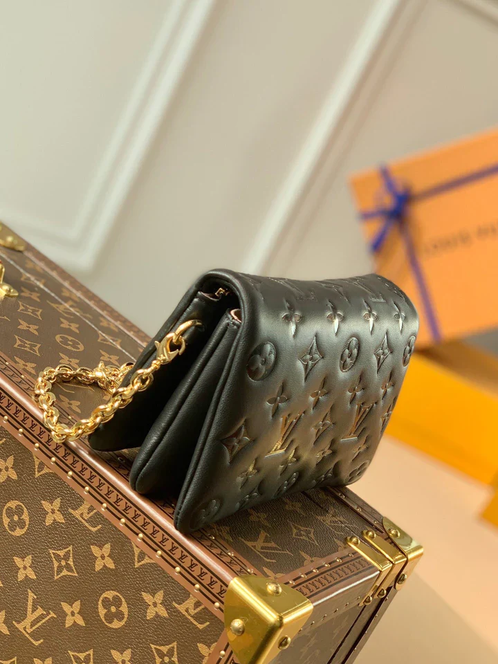 LOUIS VUITTON Pochette Coussin Bag - Top Club