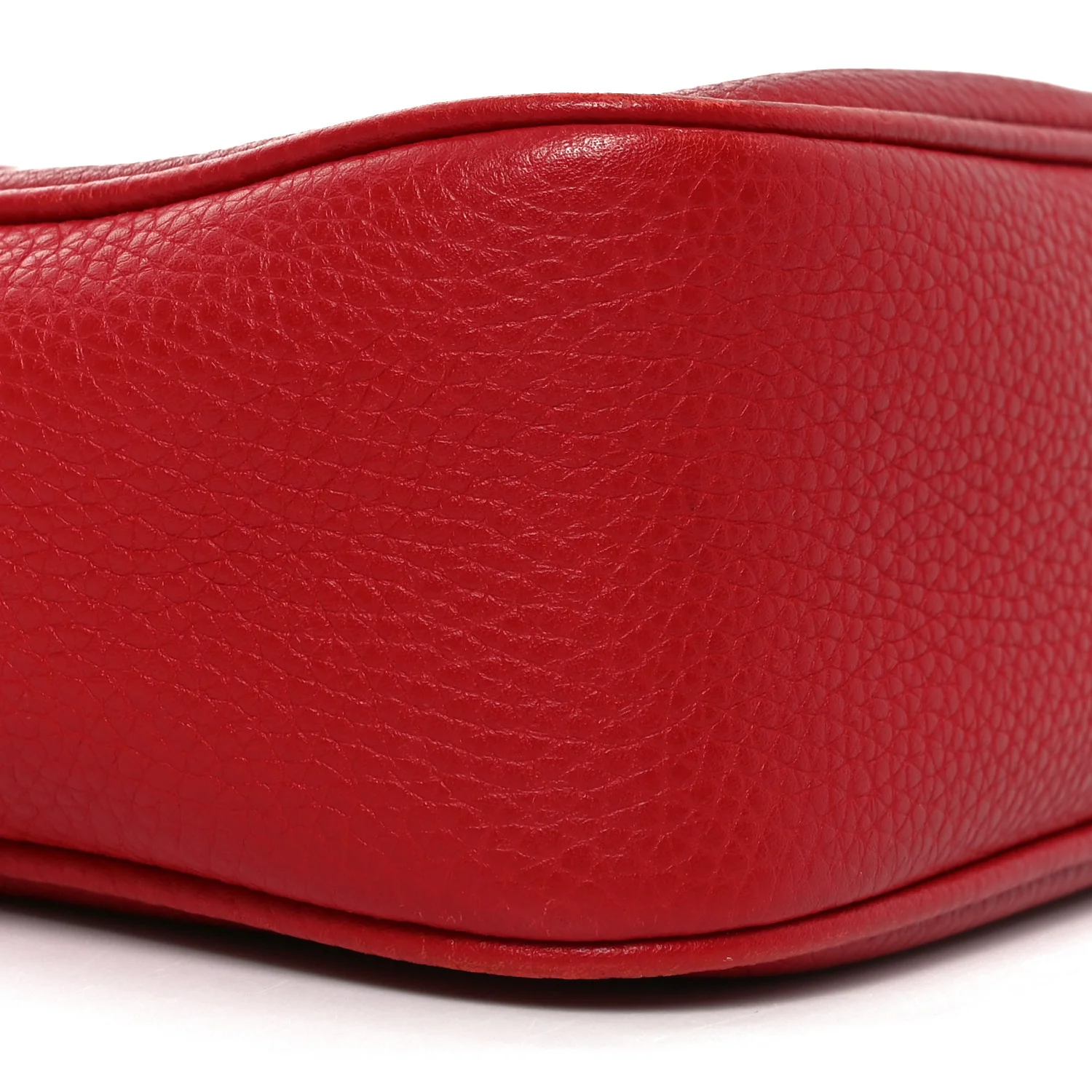 Pebbled Calfskin Small Soho Disco Bag Vibrant Red - Top Club