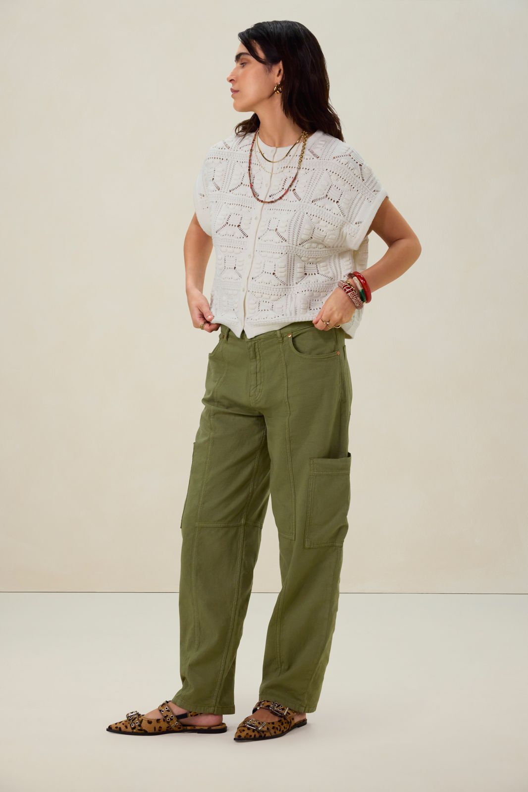 Wit mouwloos crochet vest