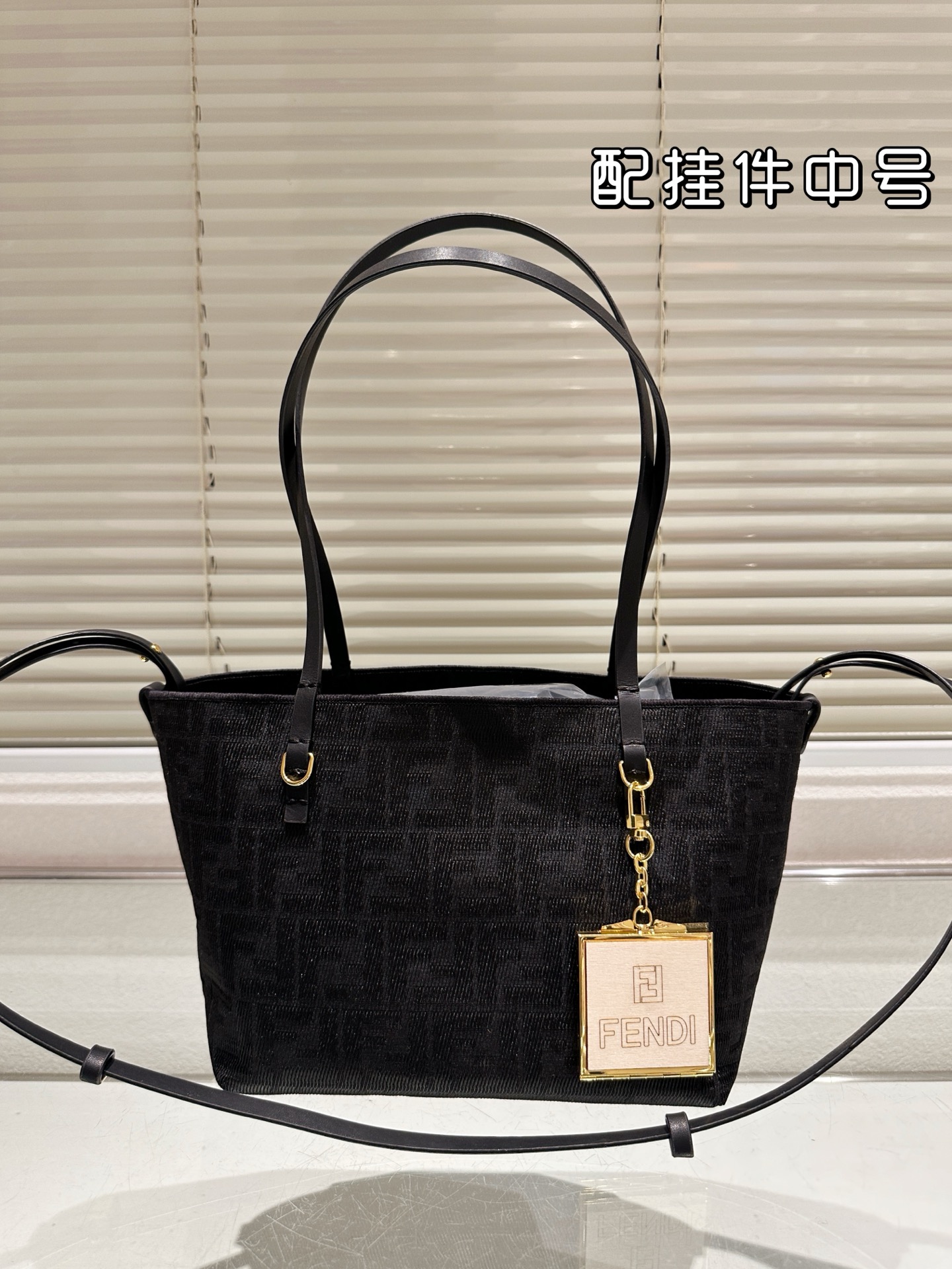 fen new arrival tote bag mediums size: 23*18 cm - Top Club