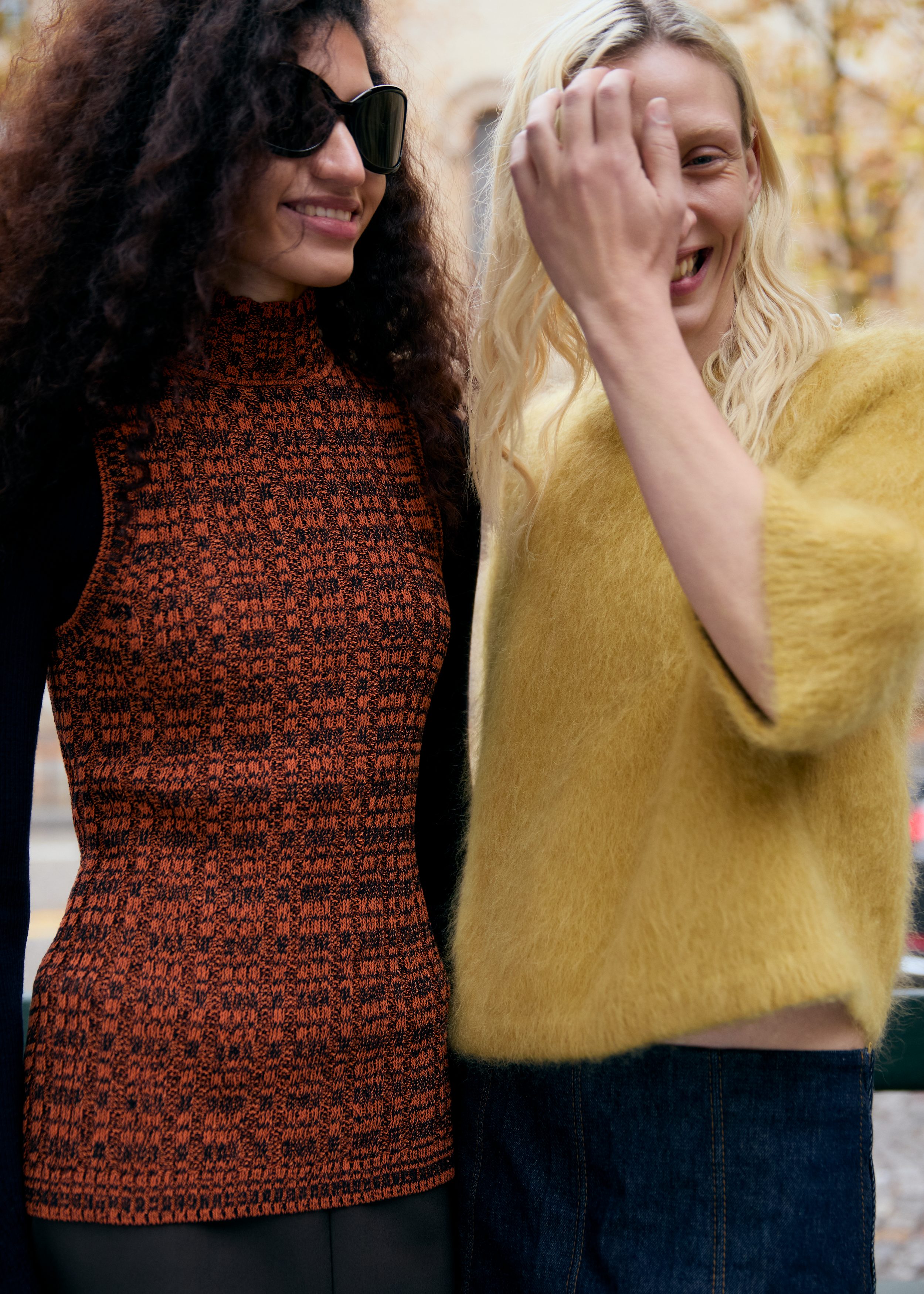 & Other Stories KNITTED SLEEVELESS TURTLENECK TOP