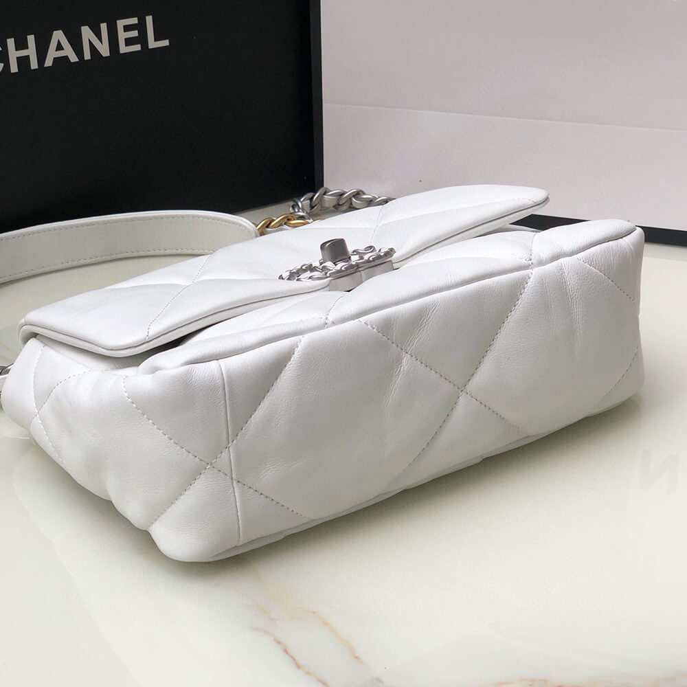 CHANEL 19 Handbag - Top Club