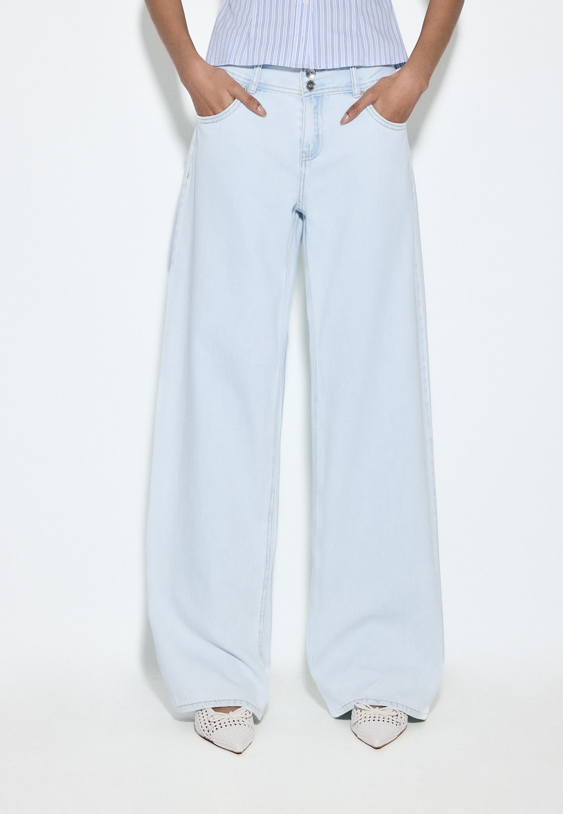 LOW-RISE DOUBLE-BUTTON JEANS