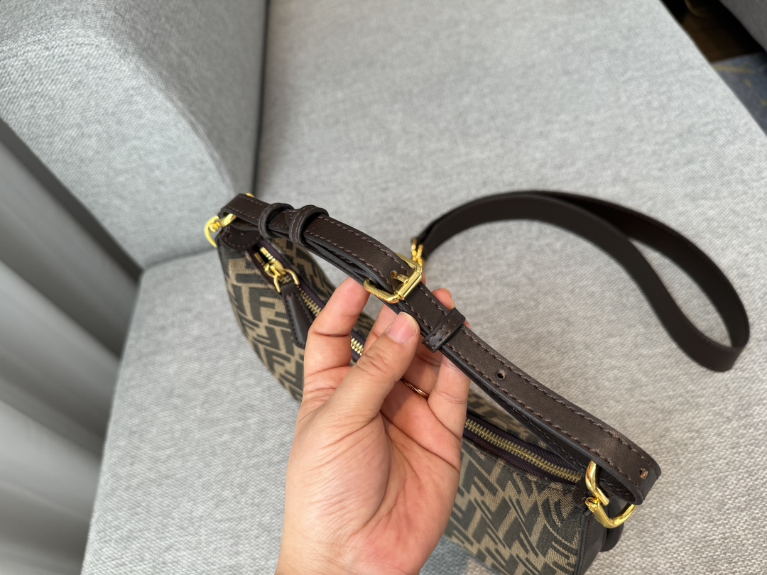 Fen new arrival bag size??28*16cm - Top Club