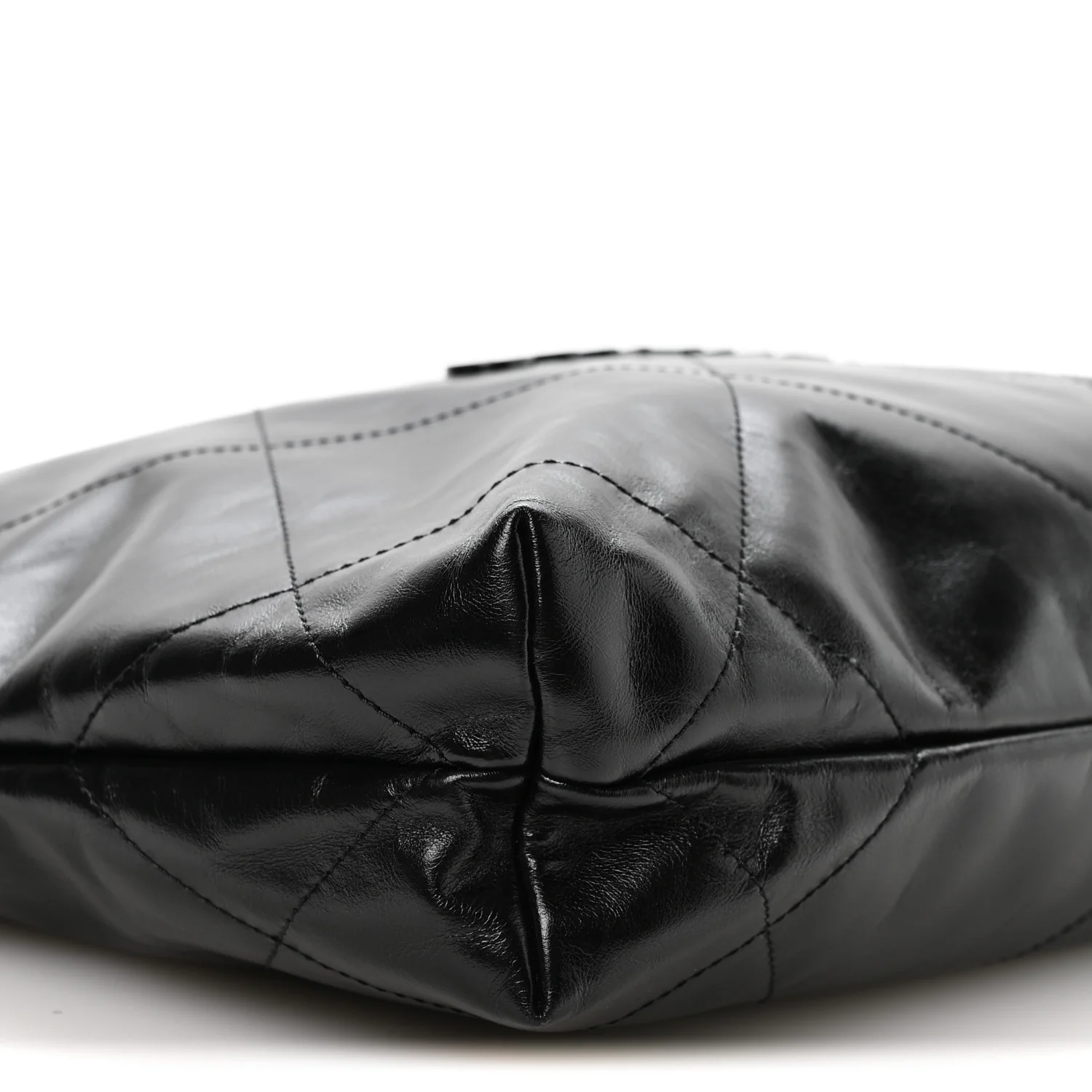 Shiny Calfskin Quilted Small Chanel 22 So Black - Top Club
