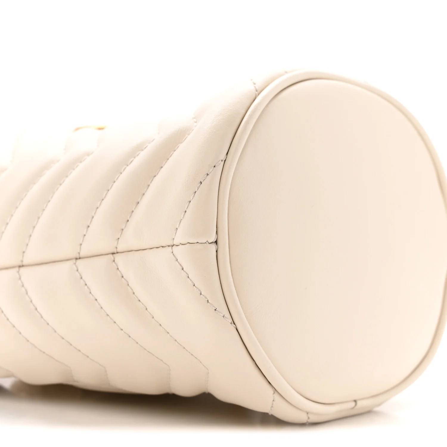 Calfskin Matelasse Mini GG Marmont 2.0 Bucket Bag White - Top Club