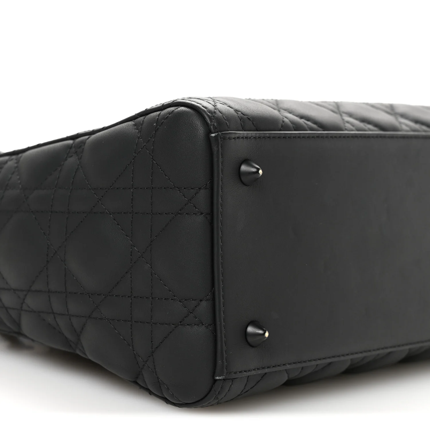 Ultra Matte Calfskin Cannage Medium Lady Dior Black - Top Club