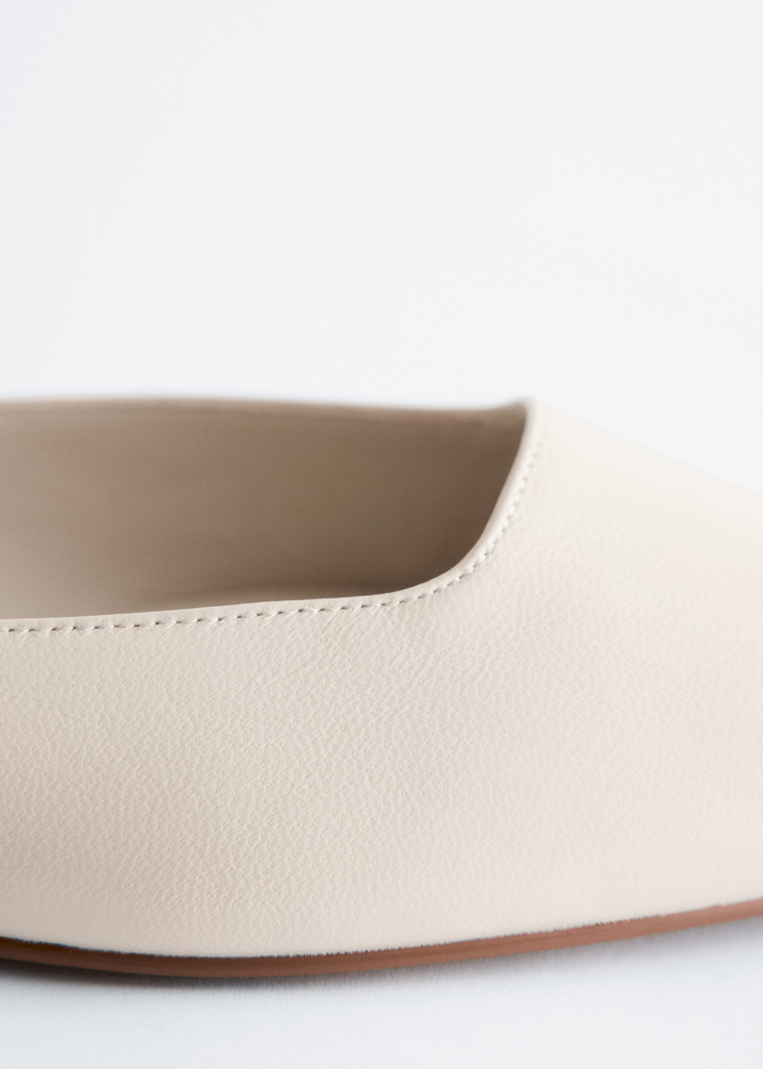 & Other Stories LEATHER CROSS-STRAP BALLET FLATS