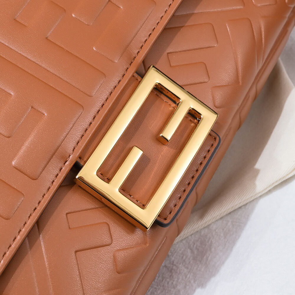 FENDI Baguette - Top Club