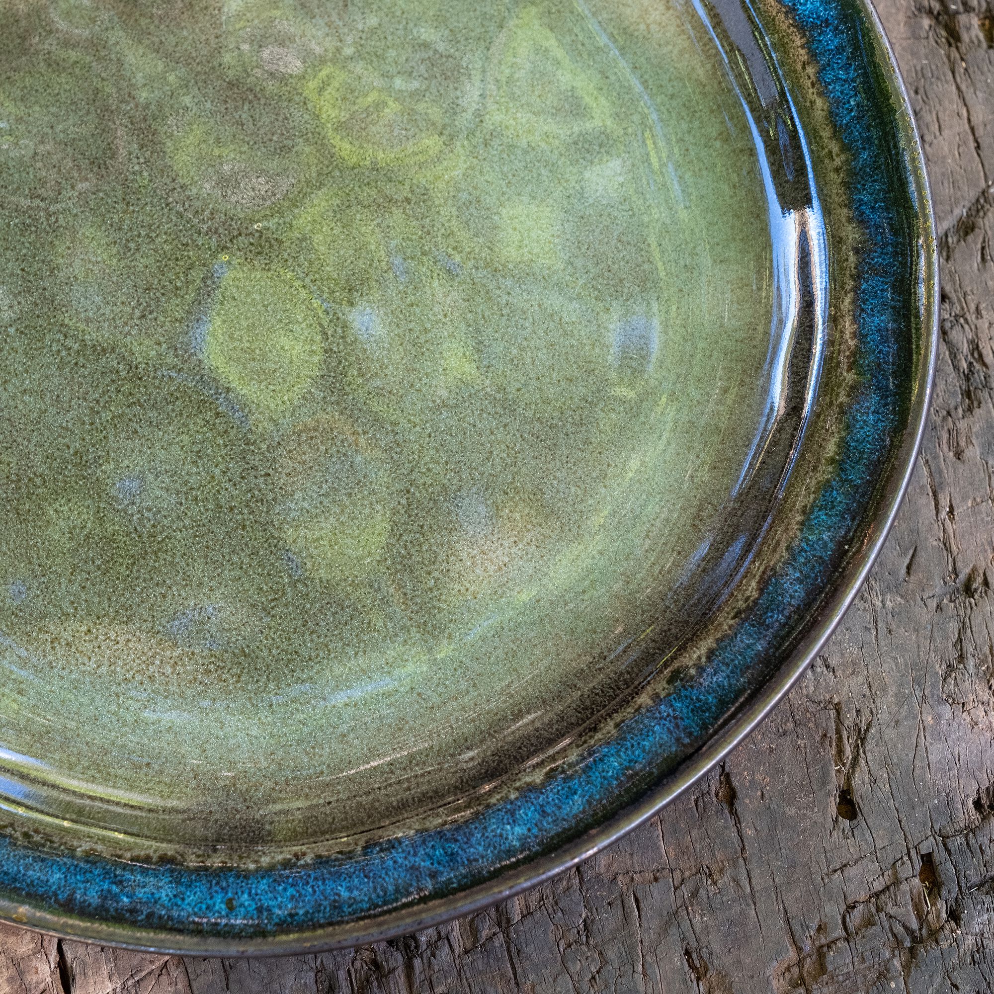 JADE - Assiette plate en grès D27cm - vert cèdre