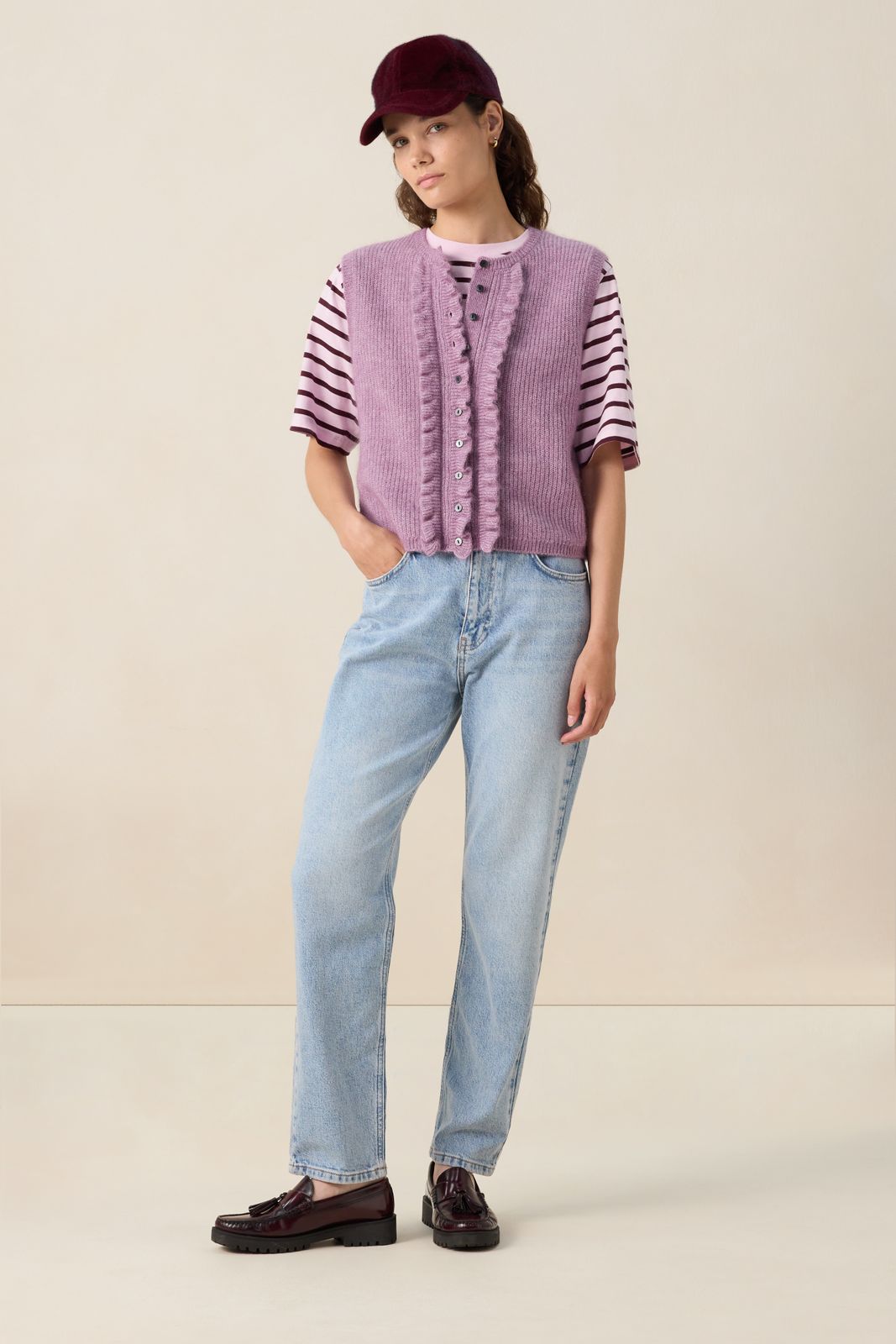 Lichtpaars gebreid gilet met ruffles