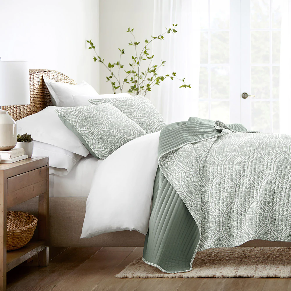Scallop Reversible Quilted Coverlet Set - Sale