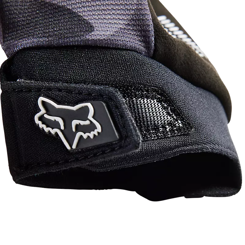 Glove for driving