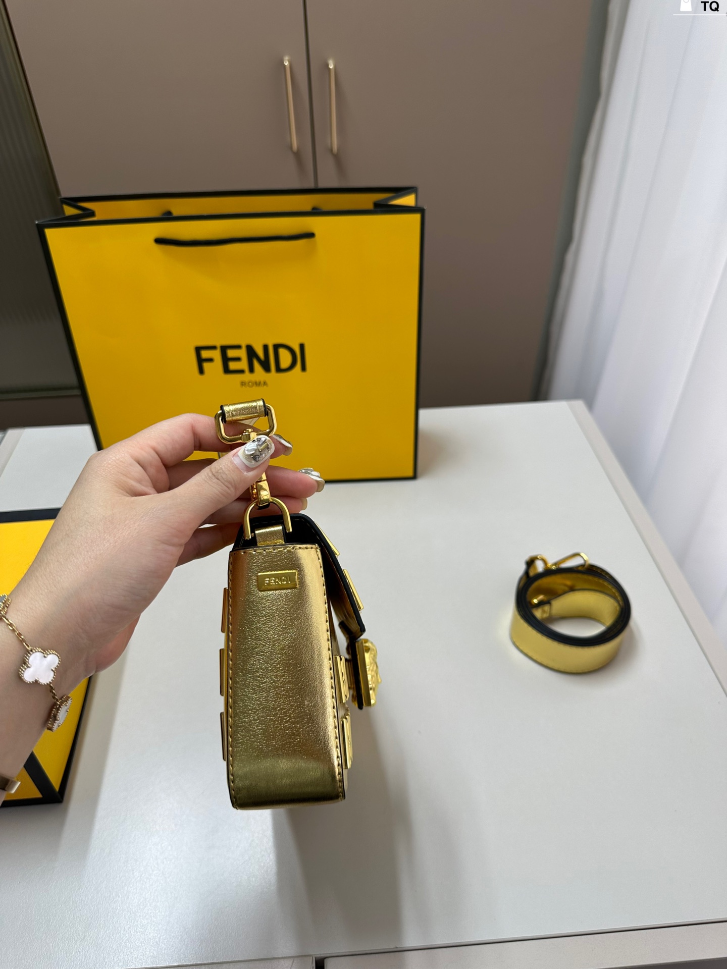 Fen ver new arrival Baguette bag size: 22*12 cm - Top Club
