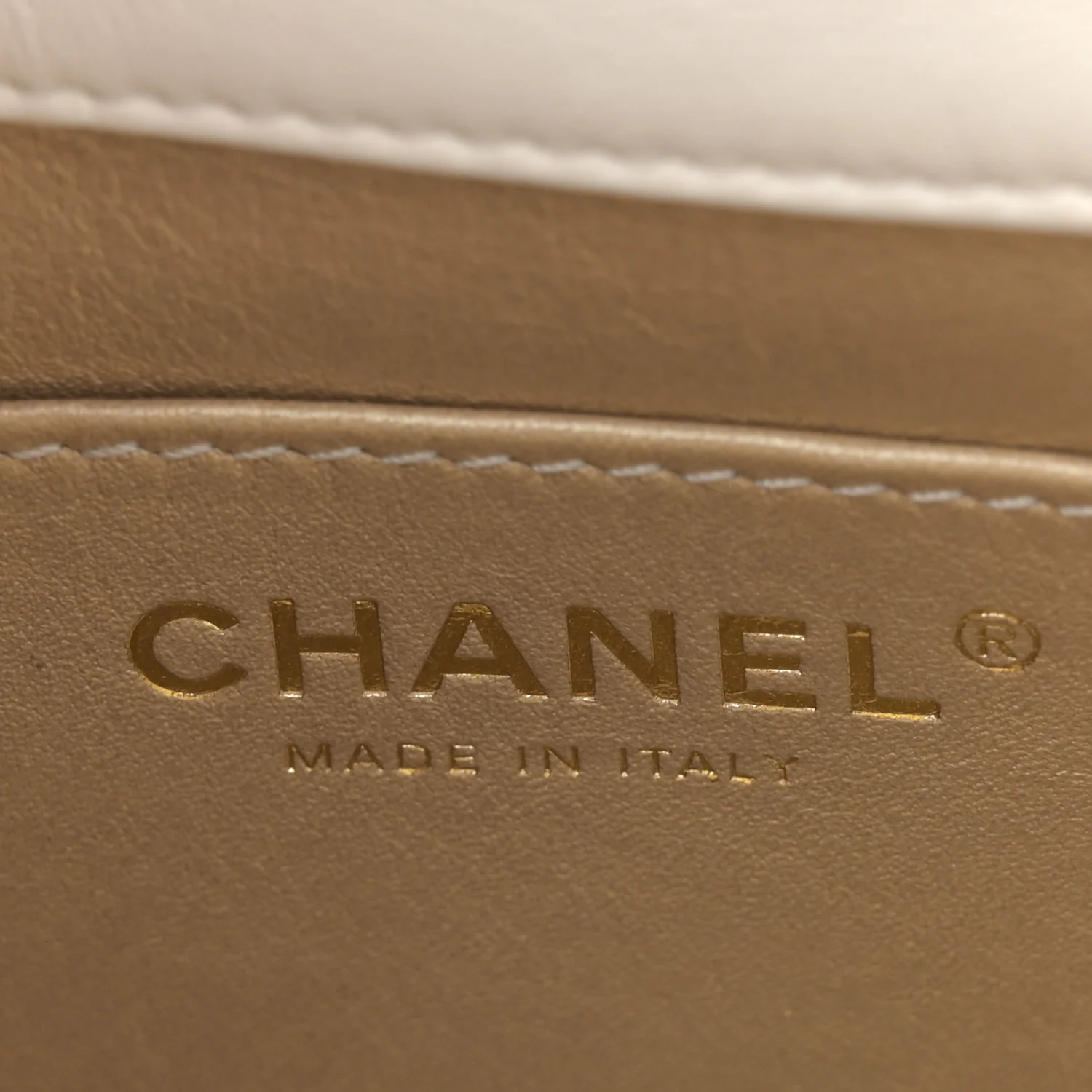 Shiny Lambskin Quilted Mini Flap White - Top Club