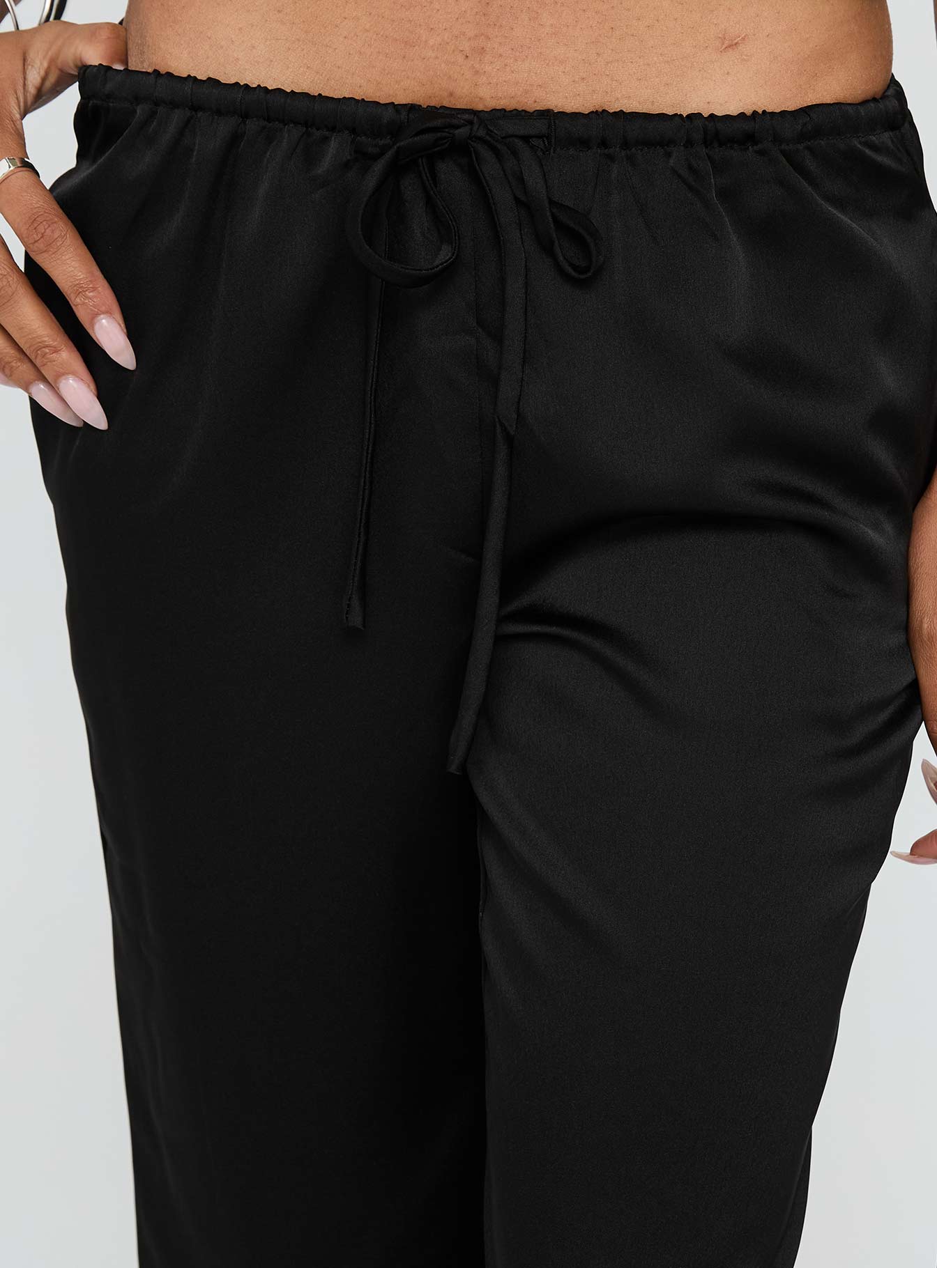 Vanille Tie Waist Satin Pants Black