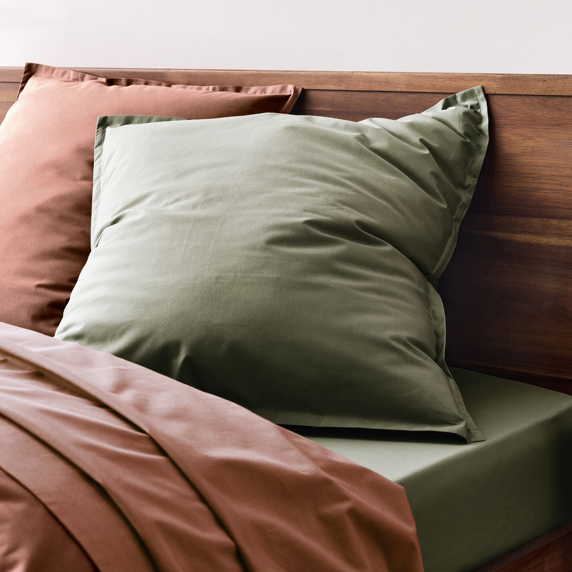 FLORE - Lot de 2 taies d'oreiller en percale de coton - vert cèdre 65x65cm