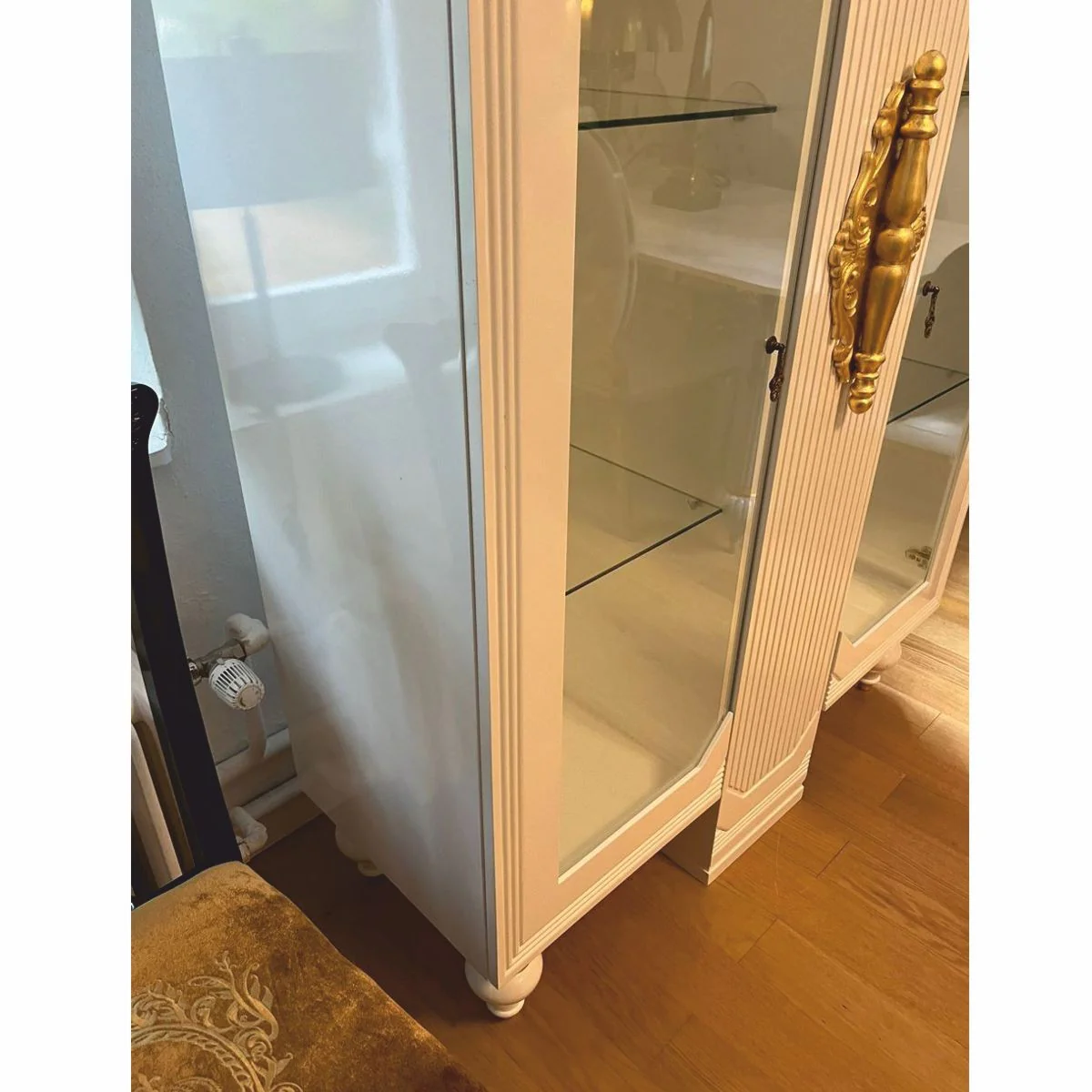 Luxury baroque showcase white / gold 125 x 49 x H. 169 cm - exhibition piece