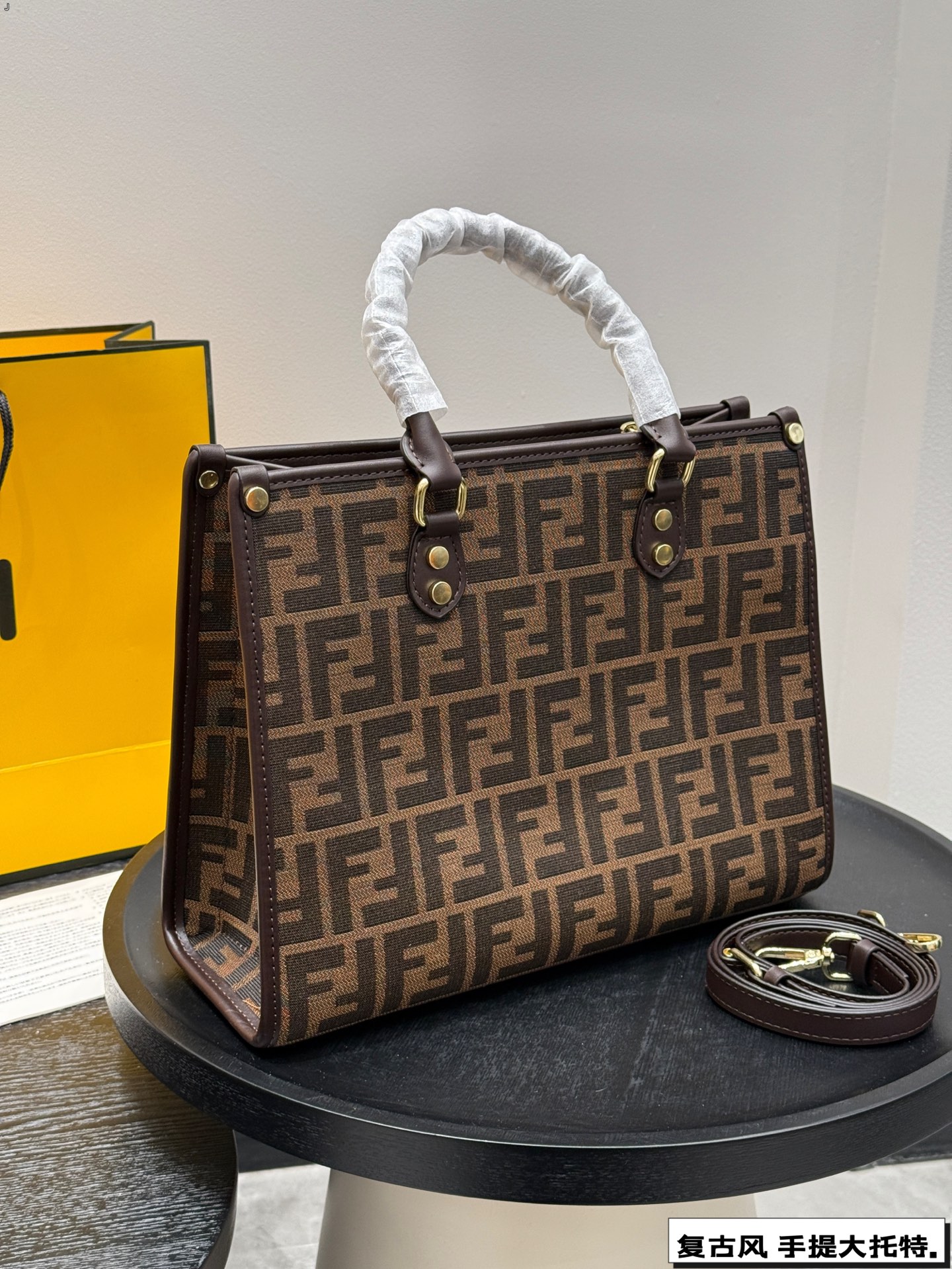 fen new arrrival tote bag size: 31 * 25cm - Top Club