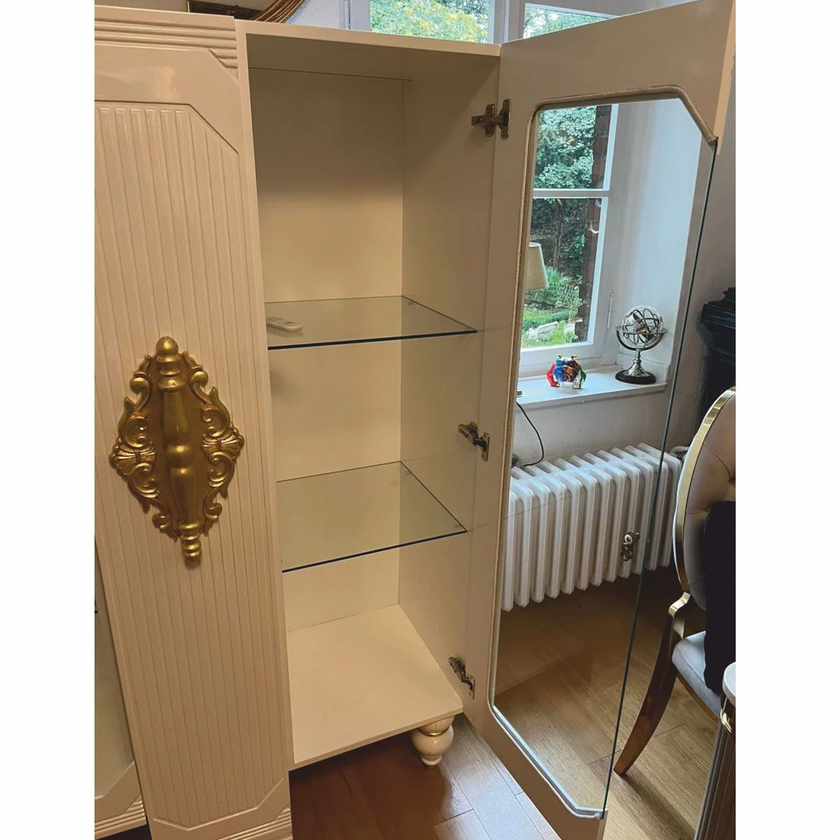 Luxury baroque showcase white / gold 125 x 49 x H. 169 cm - exhibition piece