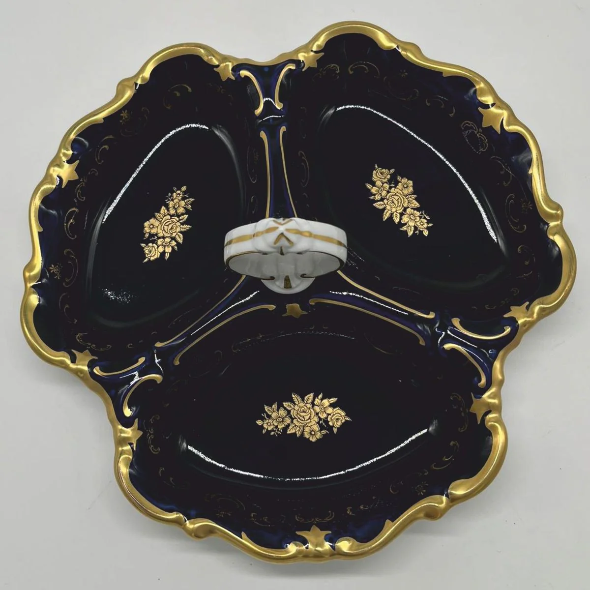 Luxury baroque porcelain serving bowl with carrying handle Ø 25 cm - Reichenbach porcelain