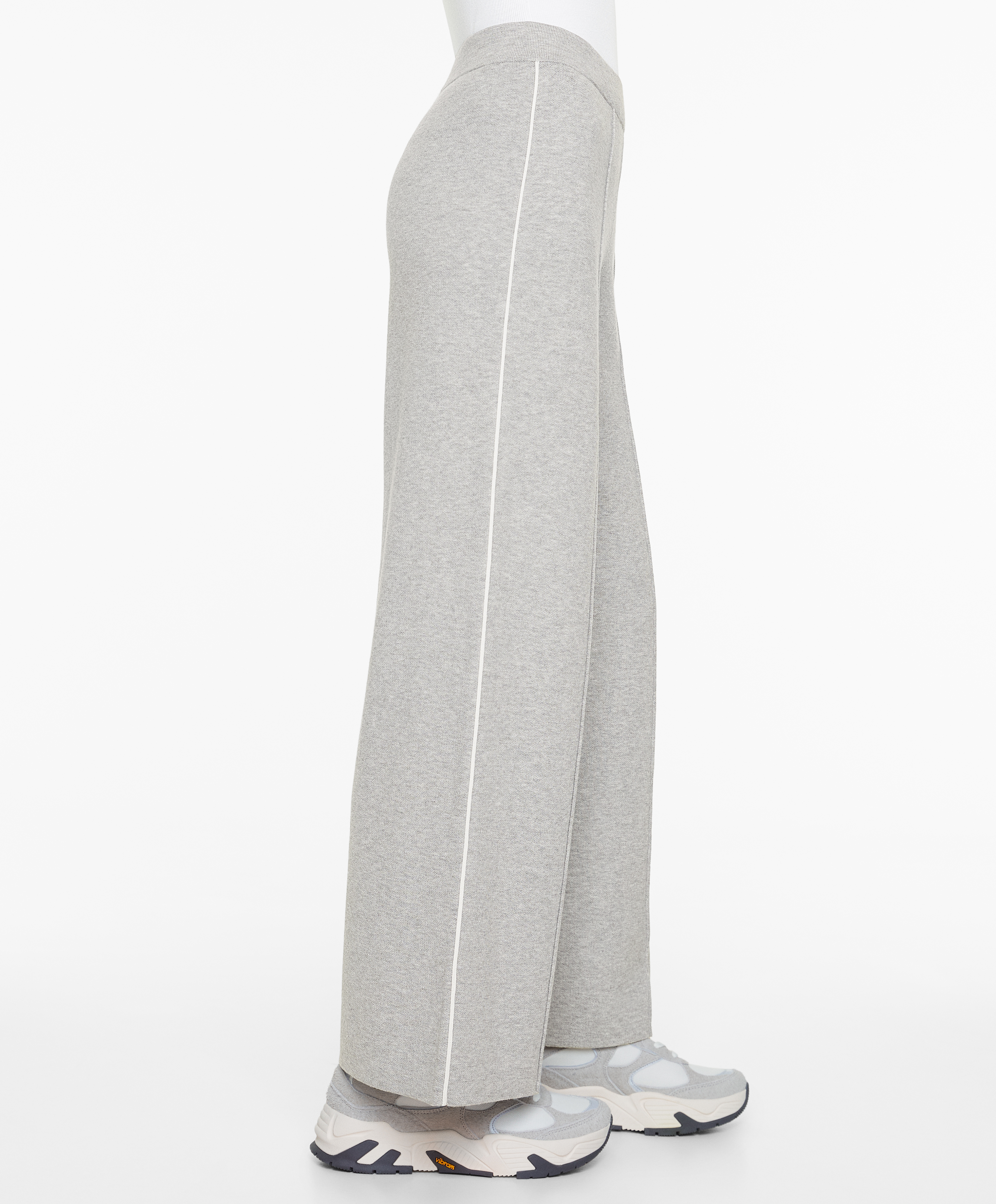 OYSHO Straight-leg trousers with piping