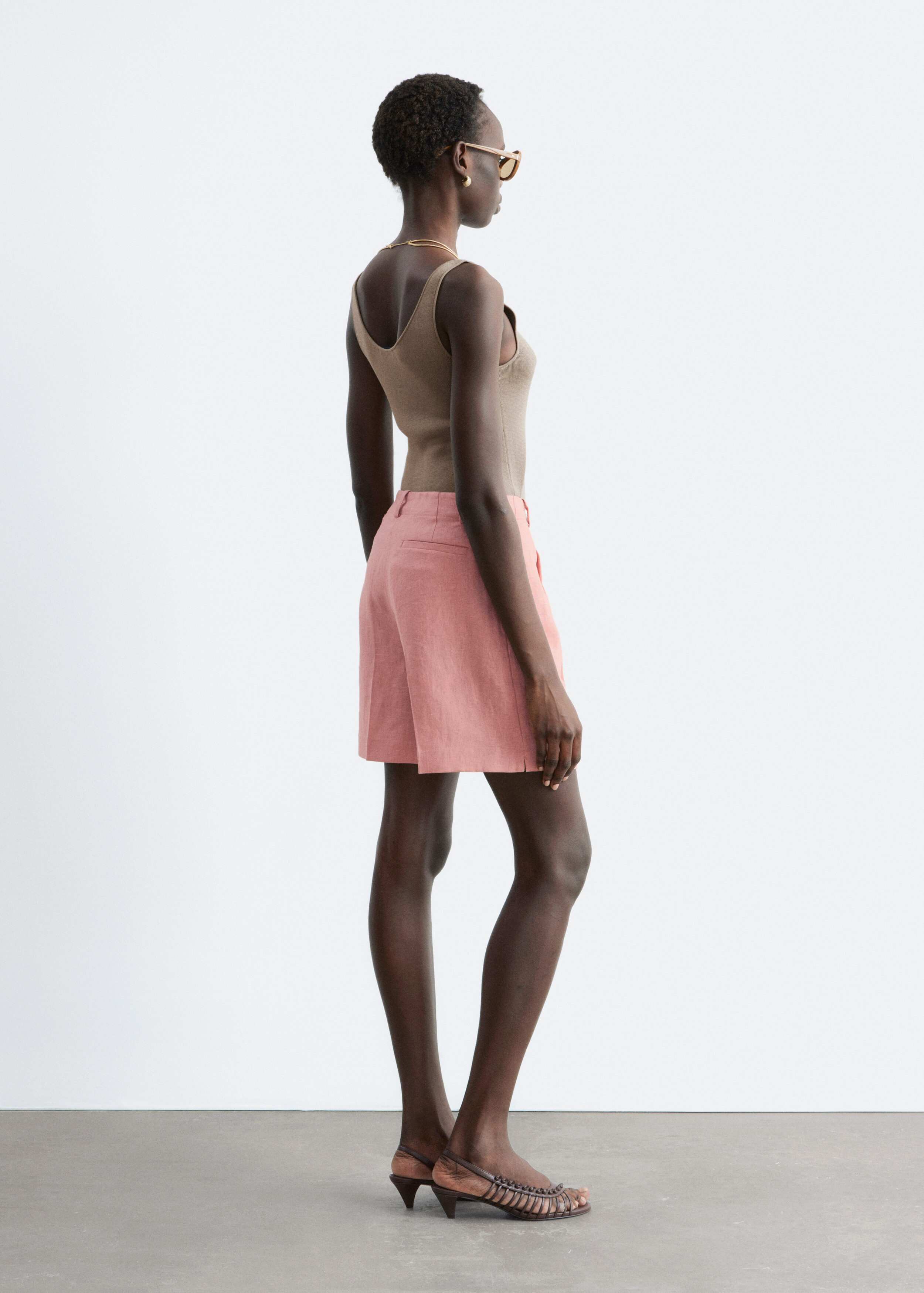 & Other Stories PLEATED LINEN SHORTS