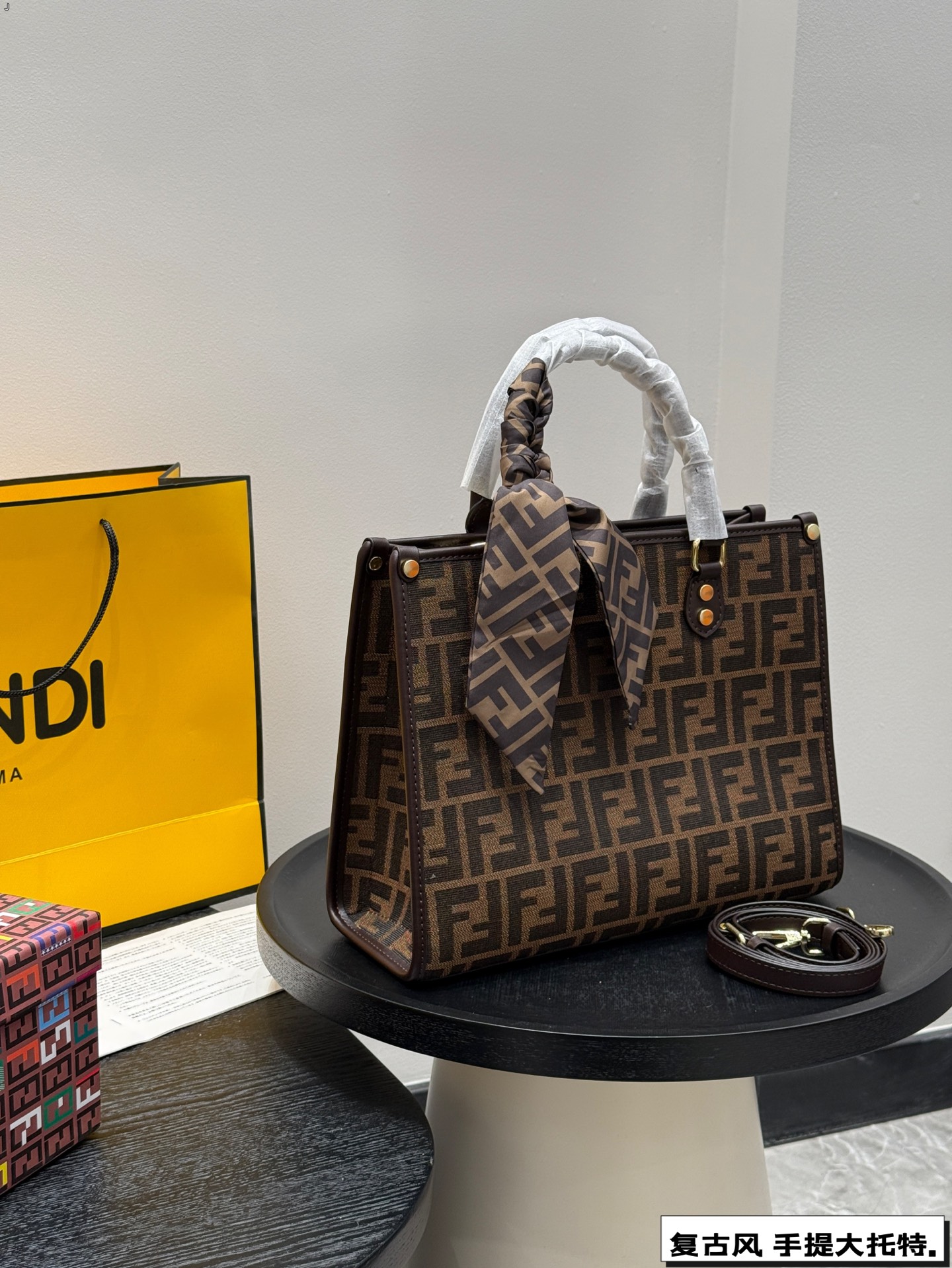 fen new arrrival tote bag size: 31 * 25cm - Top Club
