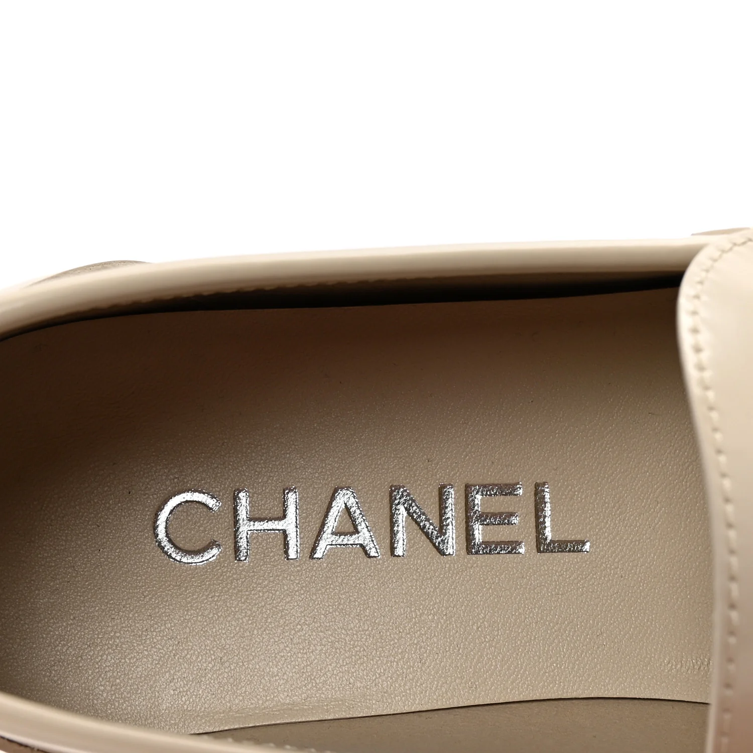 Shiny Calfskin Logo Loafers 38.5 Light Beige - Top Club