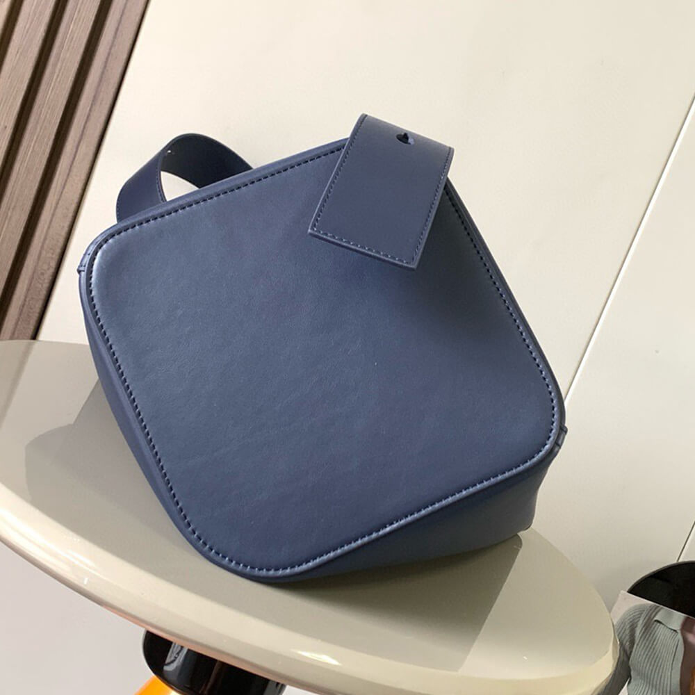 LOEWE Medium Pebble bucket in smooth calfskin(high-end grade) - Top Club