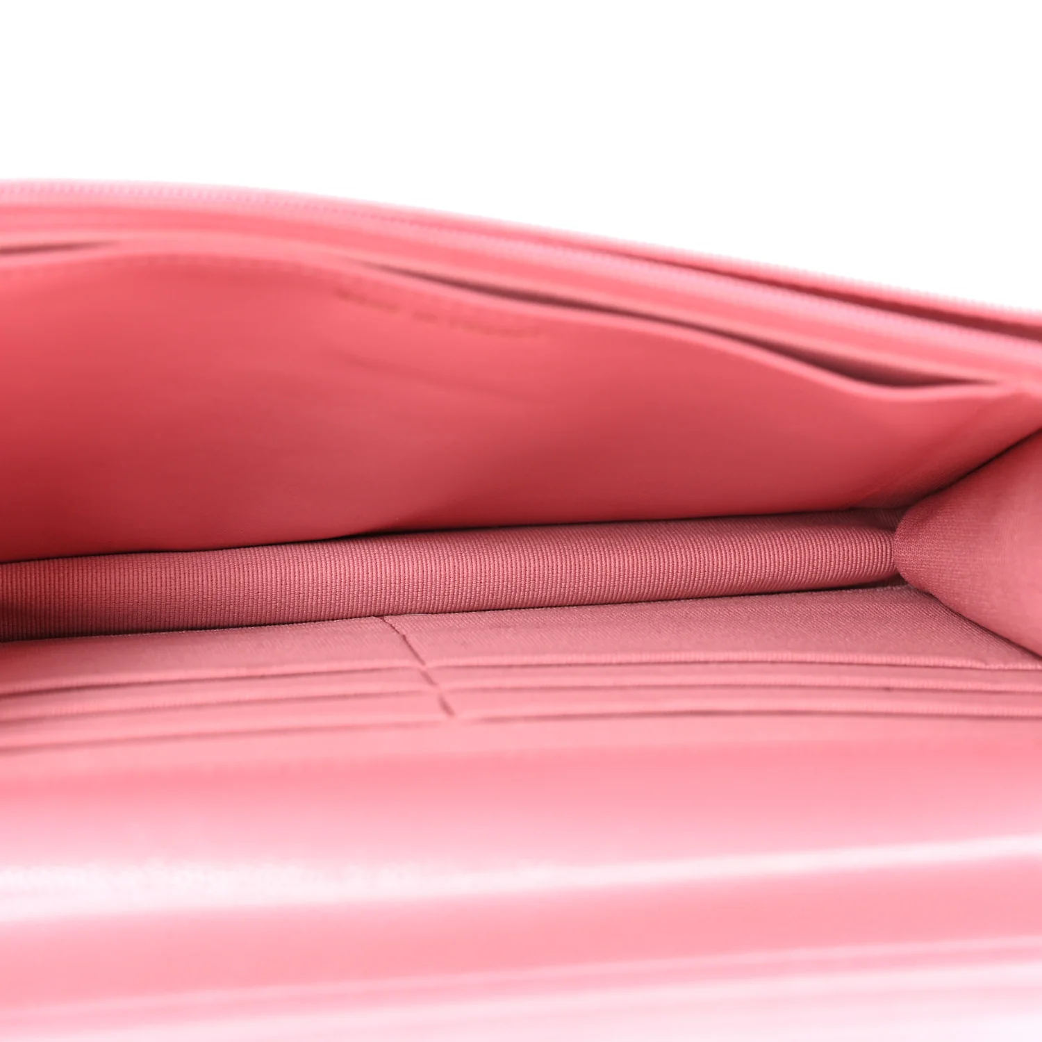 Caviar Quilted Wallet on Chain WOC Pink - Top Club