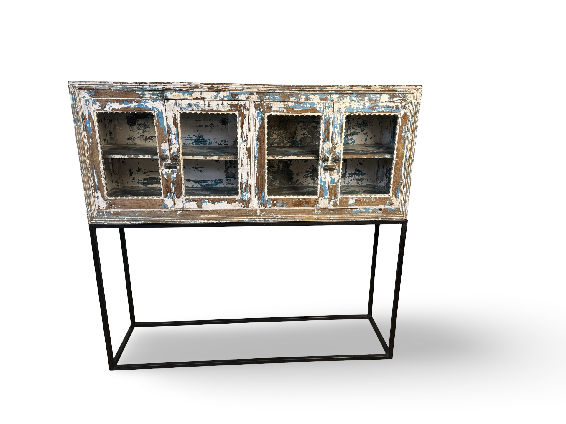 Glaskast uniek met metalen poot