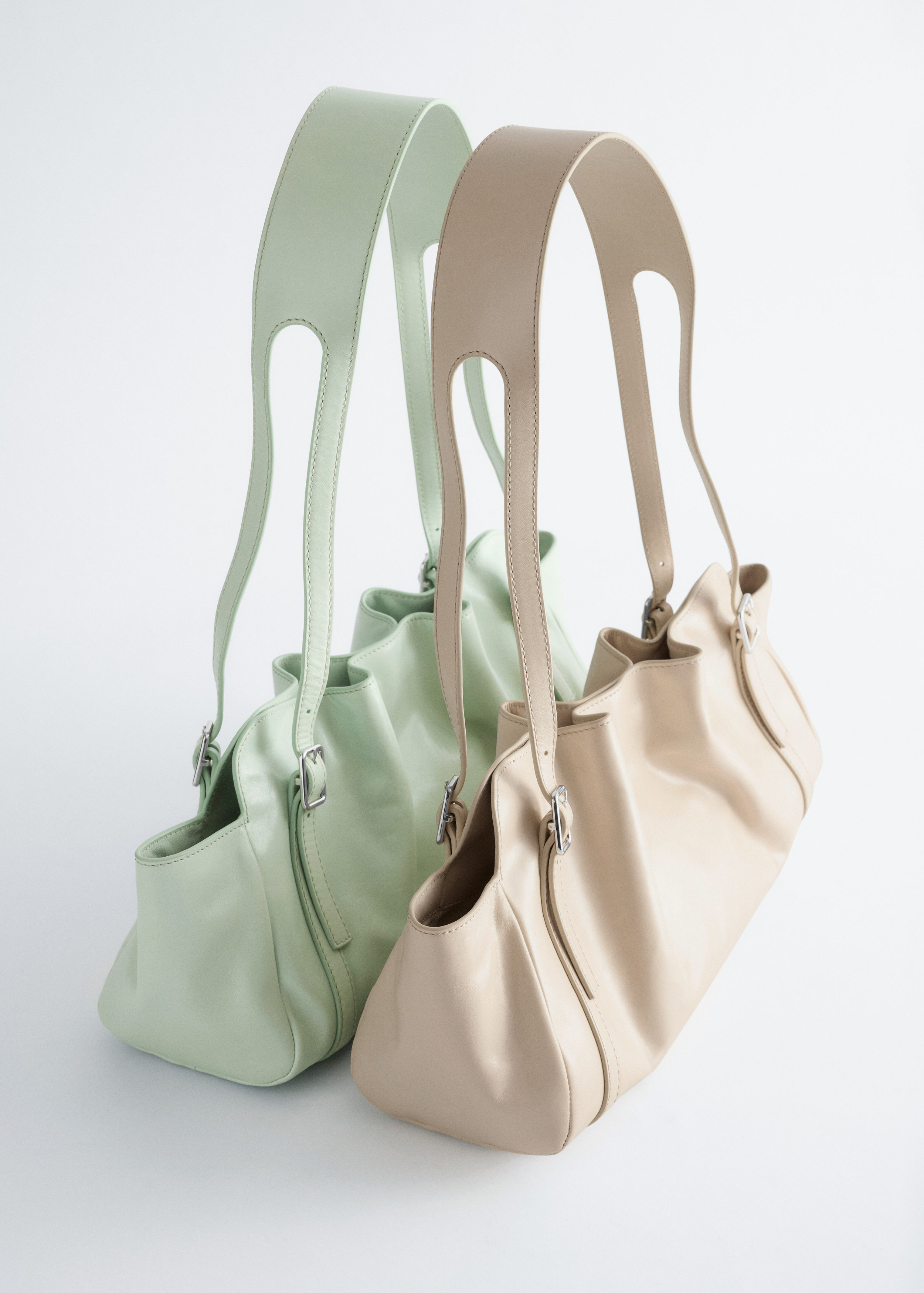 & Other Stories LOW-PROFILE LEATHER SHOULDER BAG