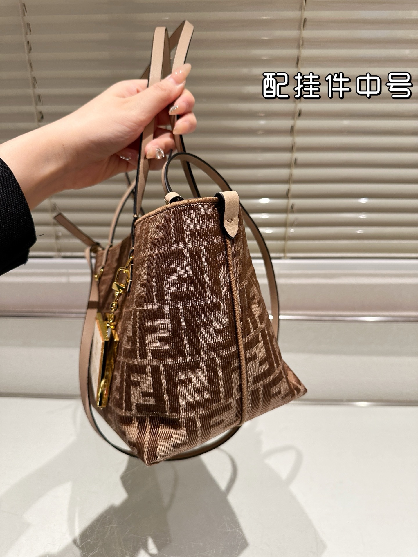 fen new arrival tote bag mediums size: 23*18 cm - Top Club