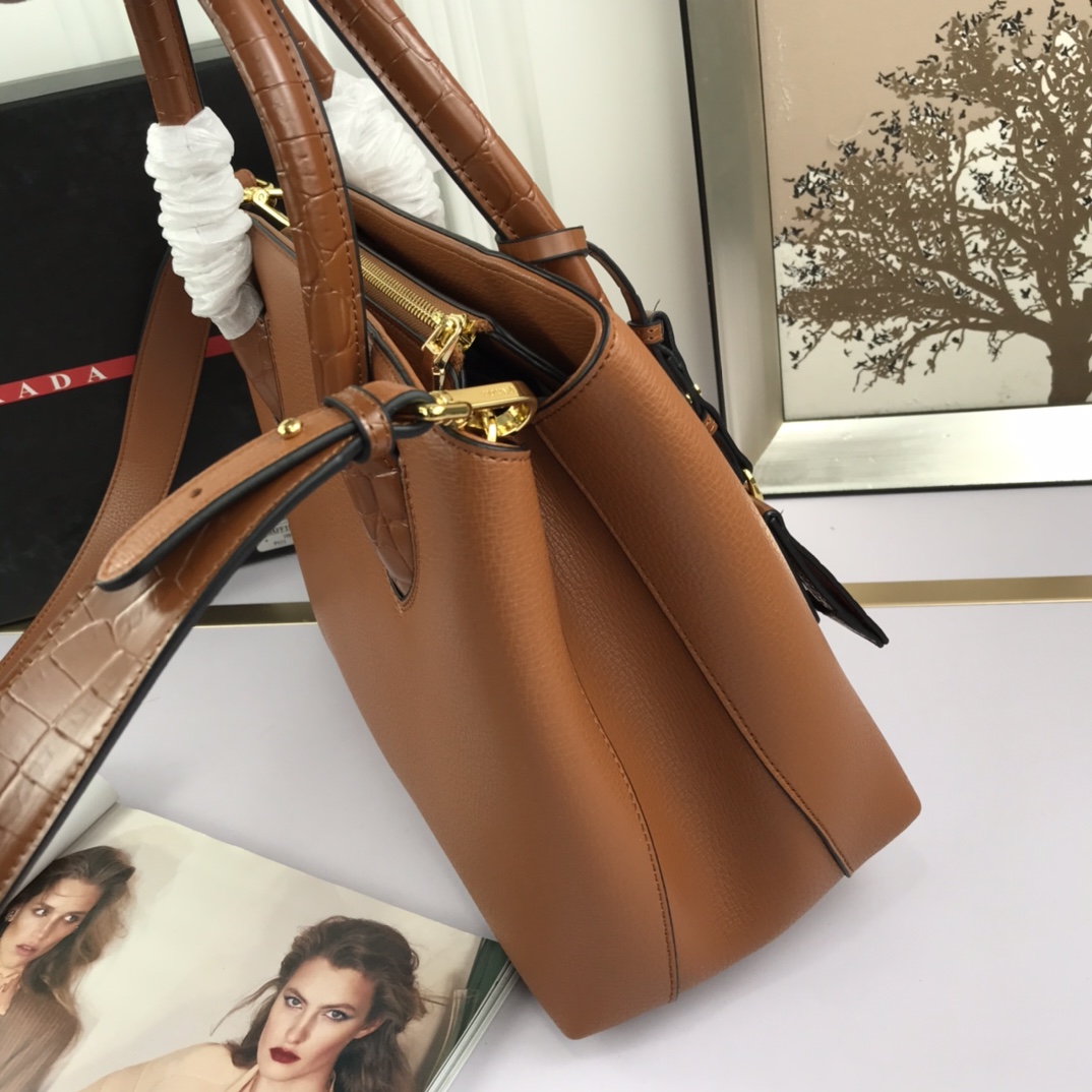 Pra new arrival bag 66153  size: 30*24*14 cm - Top Club