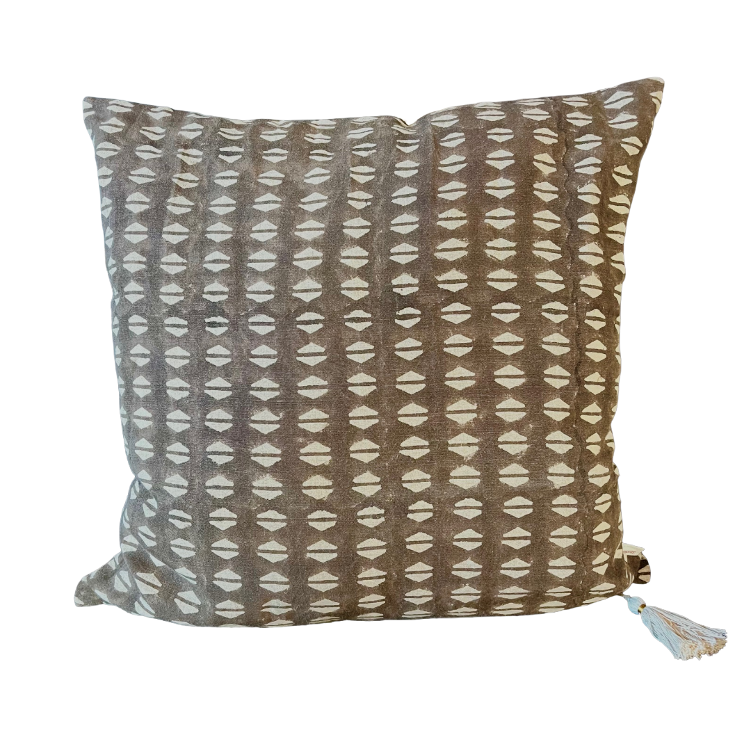 Sierkussen Handpainted dark brown 60x60 cm