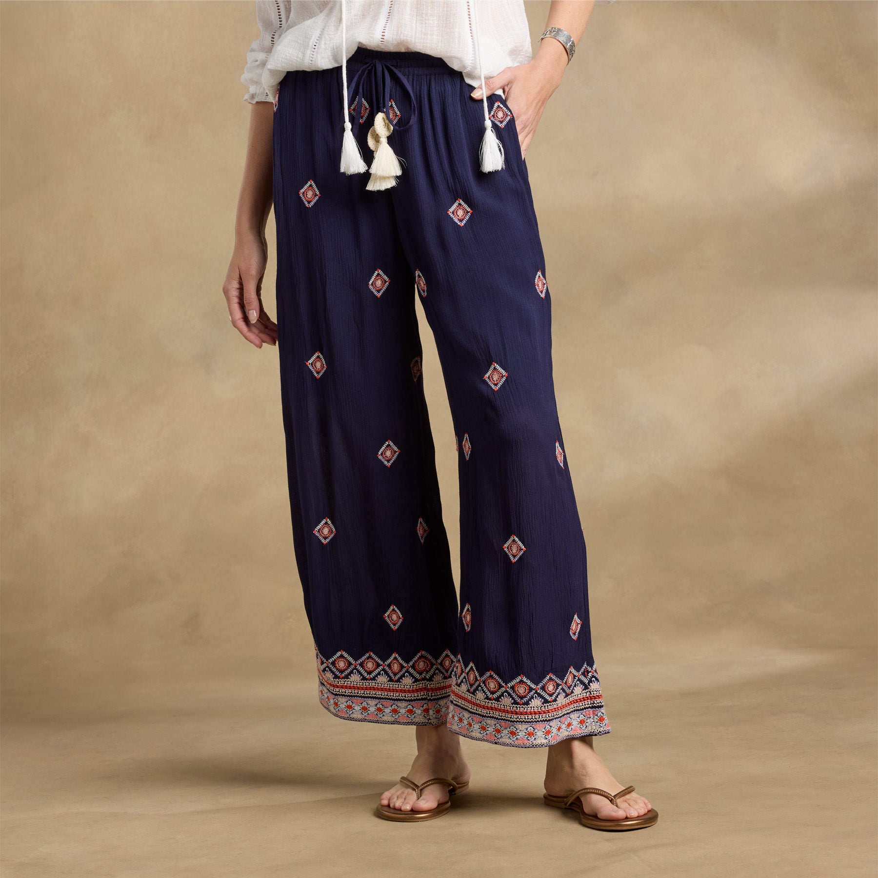 Niovi Pants - Sundance Living