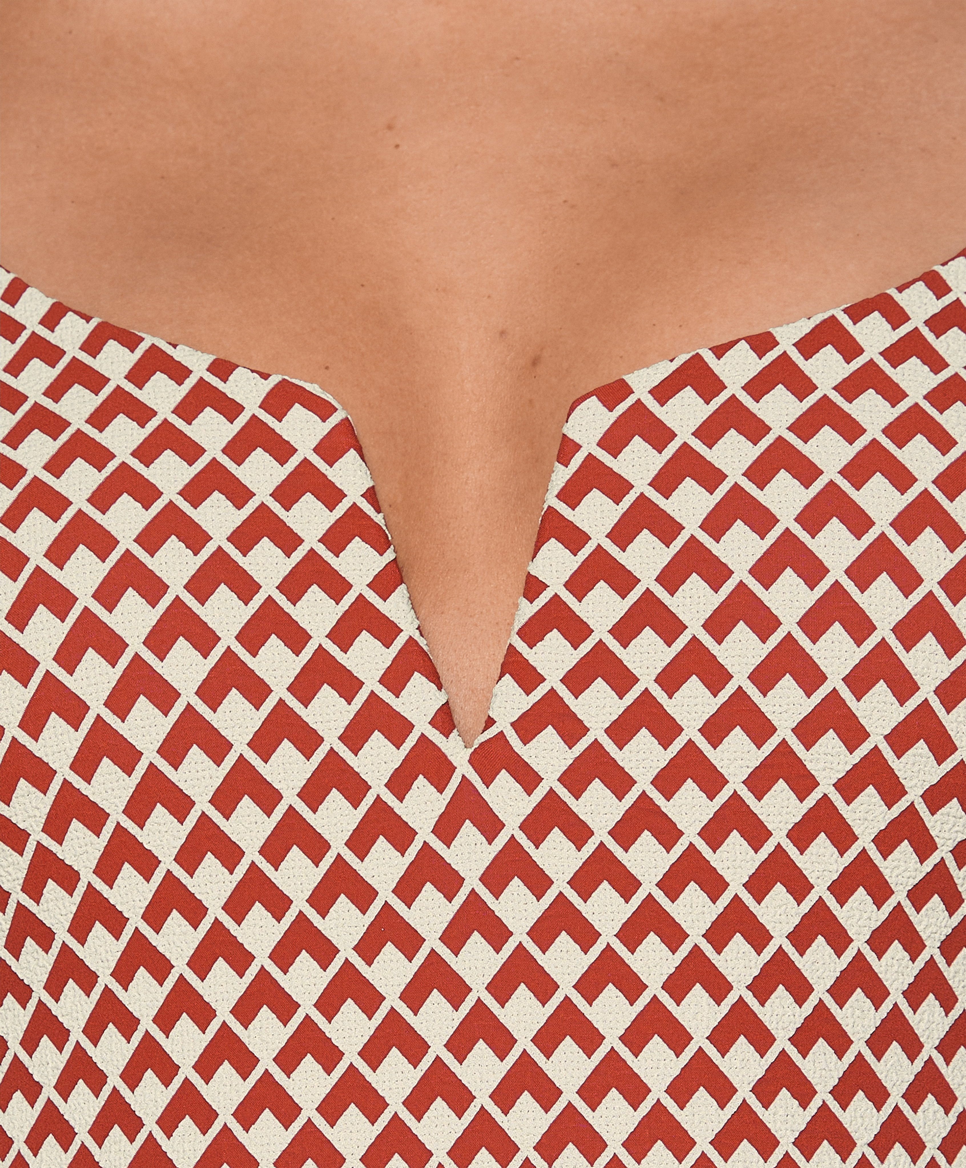 OYSHO Geometric jacquard V-notch neckline swimsuit