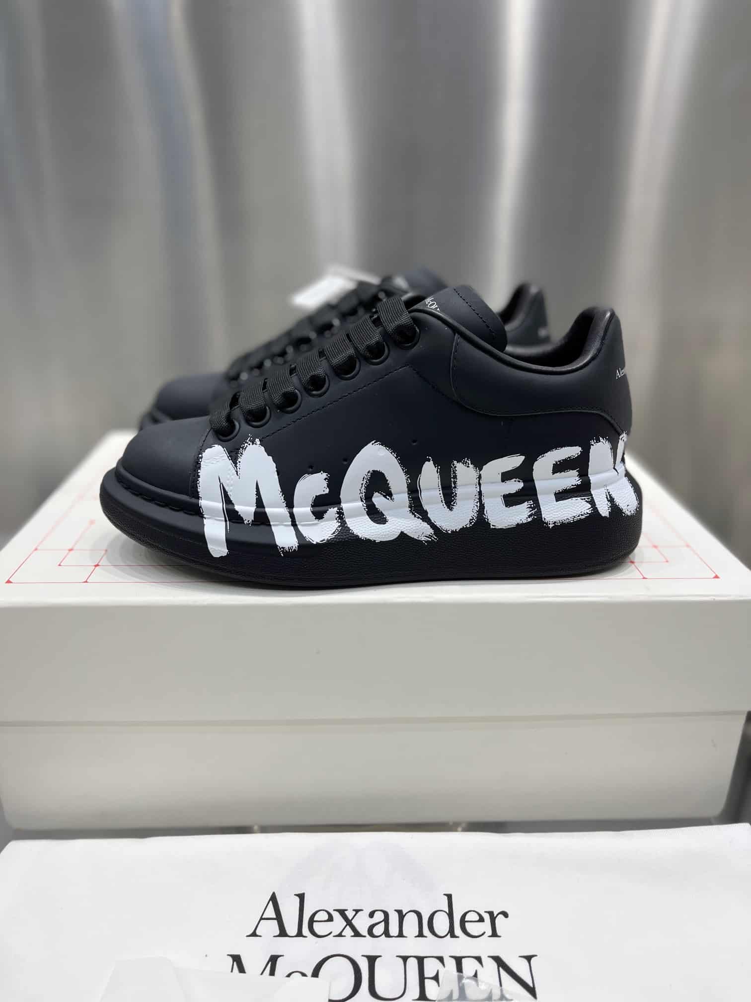 ALEXANDER MCQUEEN SNEAKER   AM26 - Sneaker Replica Workshop