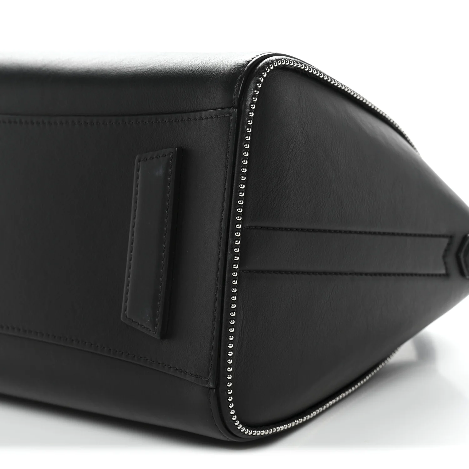 Calfskin Small Studded Antigona Black - Top Club