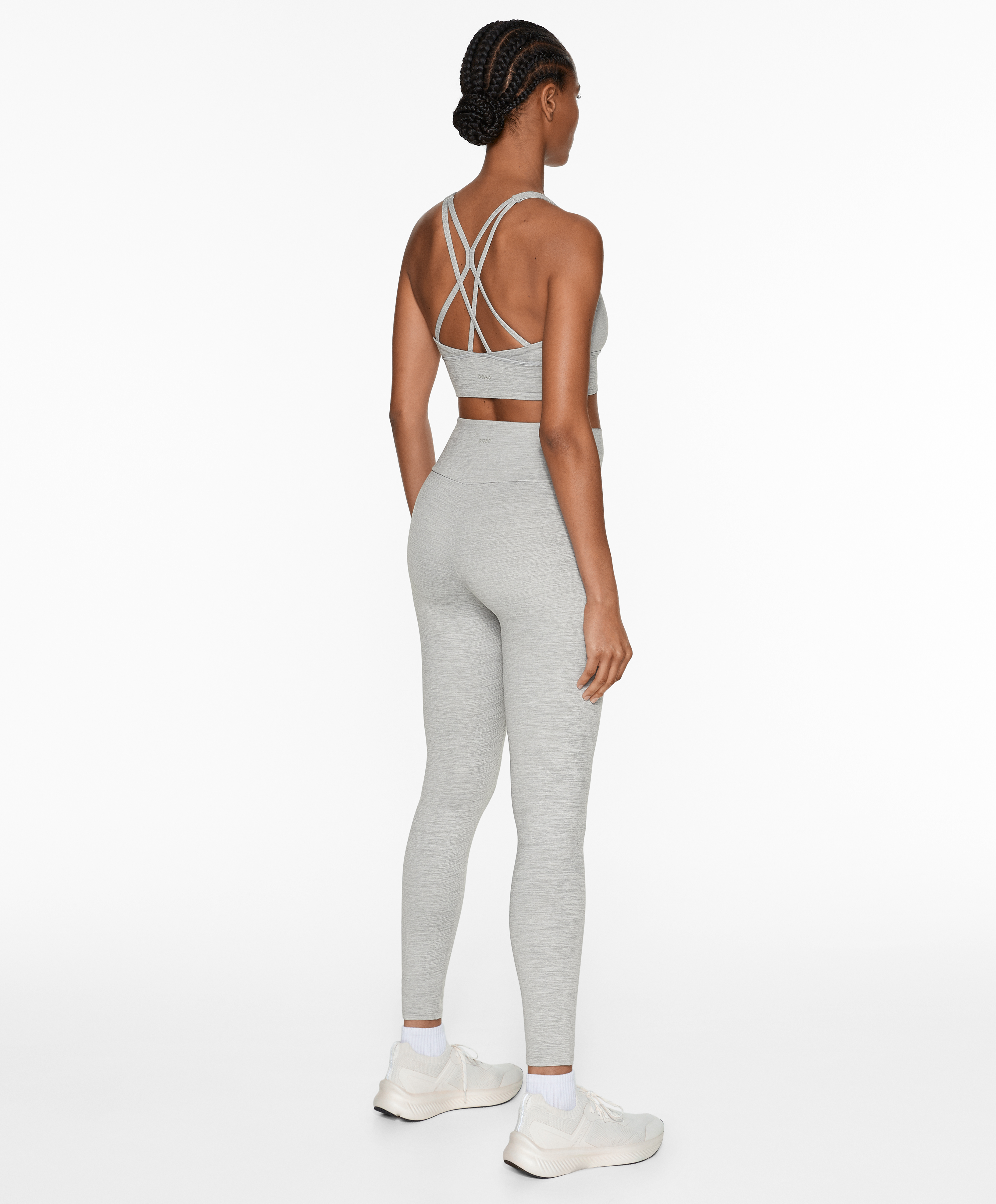 OYSHO Medium-support comfortlux sports bra with cups