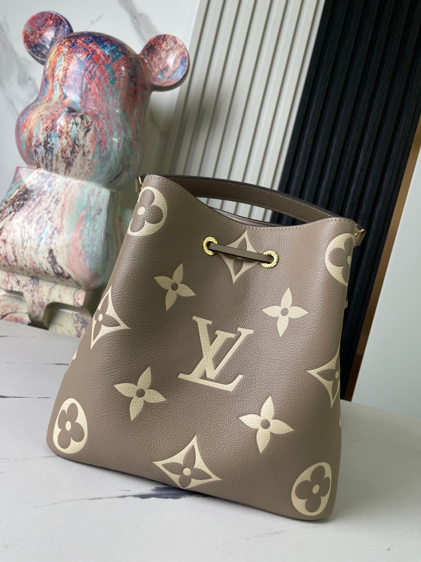 LOUIS Monogram Empreinte NeoNoe bag size : 26.0 x 26.0 x 17.5cm - Top Club