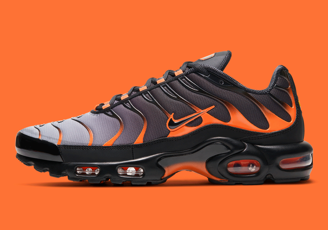 Air Max Plus  Black Total Orange  D7111-002 - Sneaker Replica Workshop
