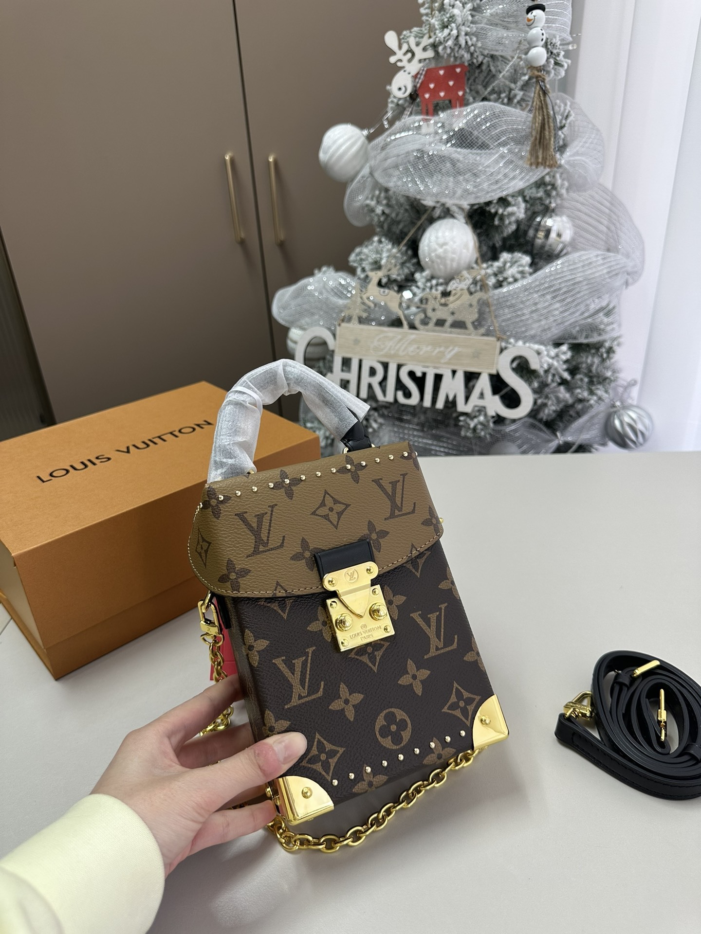 Louis new arrival phone bag size : 12*6*17 cm - Top Club