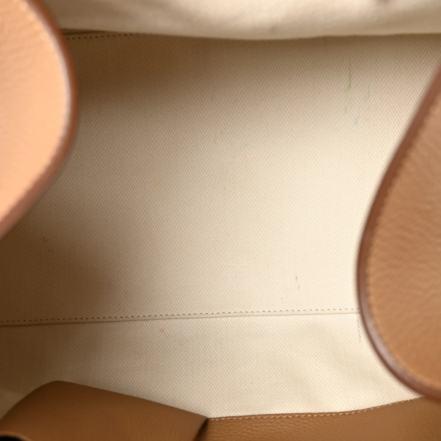 Matte Grained Calfskin Soft Margaux 17 Dark Taupe - Top Club