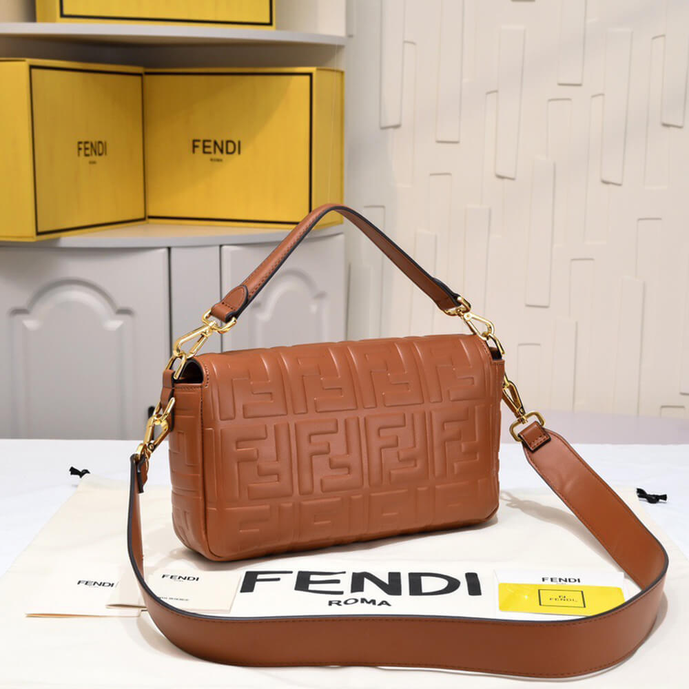 FENDI Baguette - Top Club