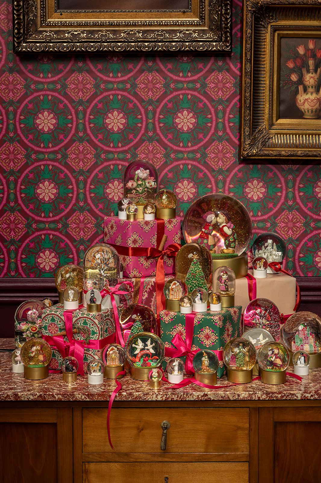 Sneeuwbol met peperkoekhuisje