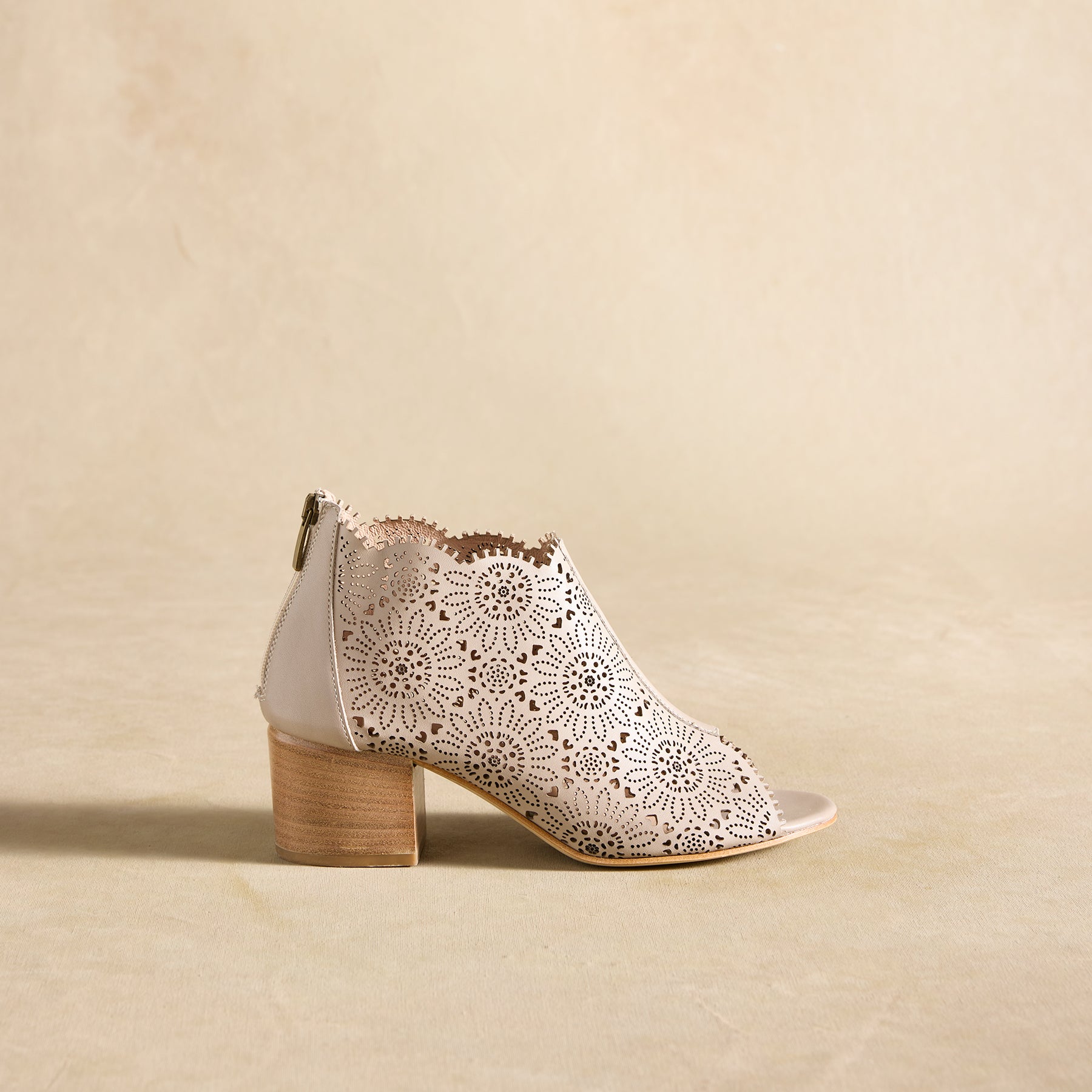 Penelope Sandals - Sundance Living