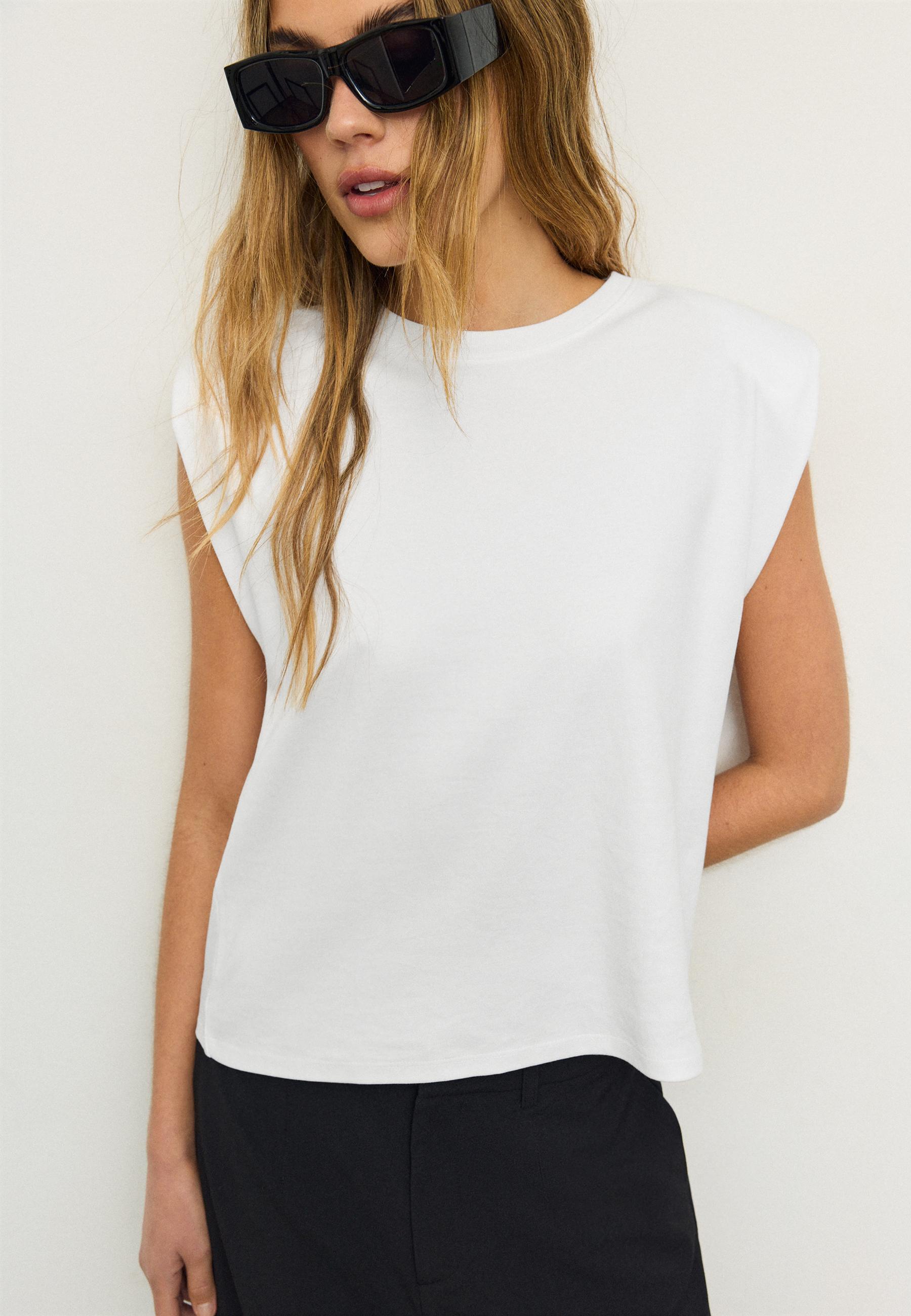 BASIC T-SHIRT WITH PADDED SHOULDERS